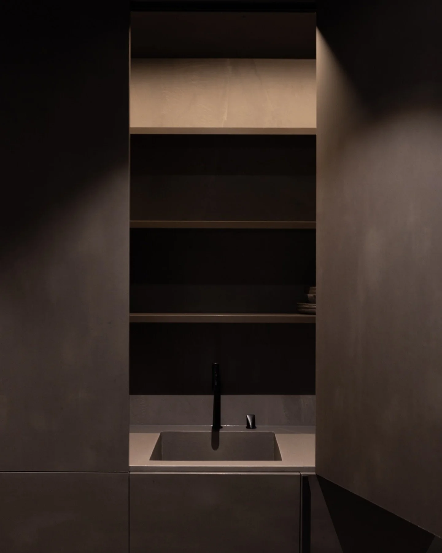 Hidden.
#arasodesign #araso #kitchendesign #interior #japandi #batvace #brothersetco