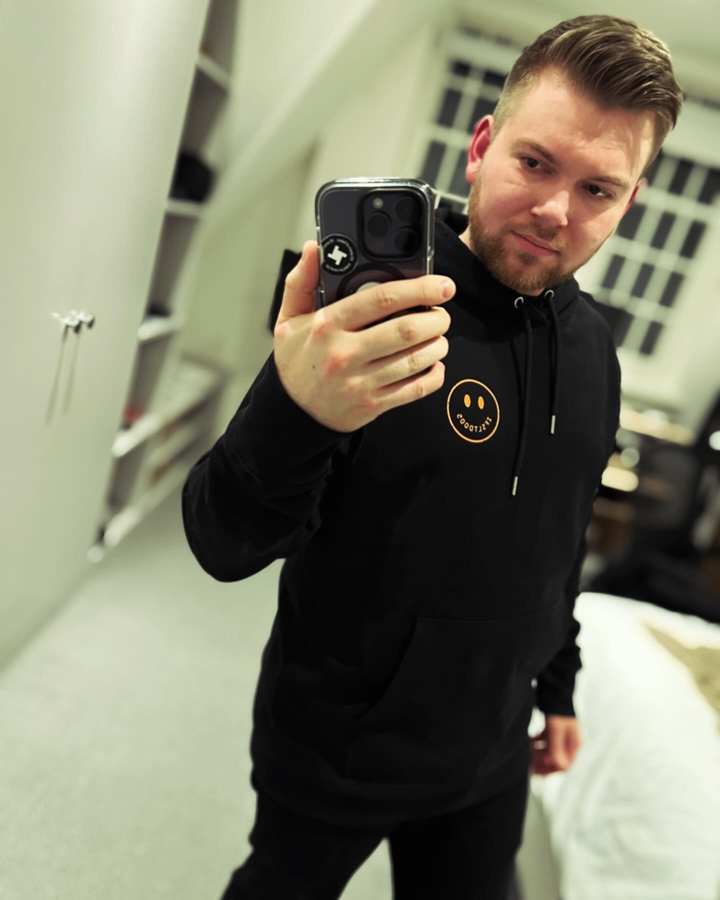 ⛈️⛈️⛈️
Big thanks to everyone preordering the English Weather EP on @infernal_sounds! My LTD005 hoodie and record arrived this past week and I am absolutely stoked! The quality on this hoodie is unreal and the EP is sounding lush 🙏🏻. Massive thank 