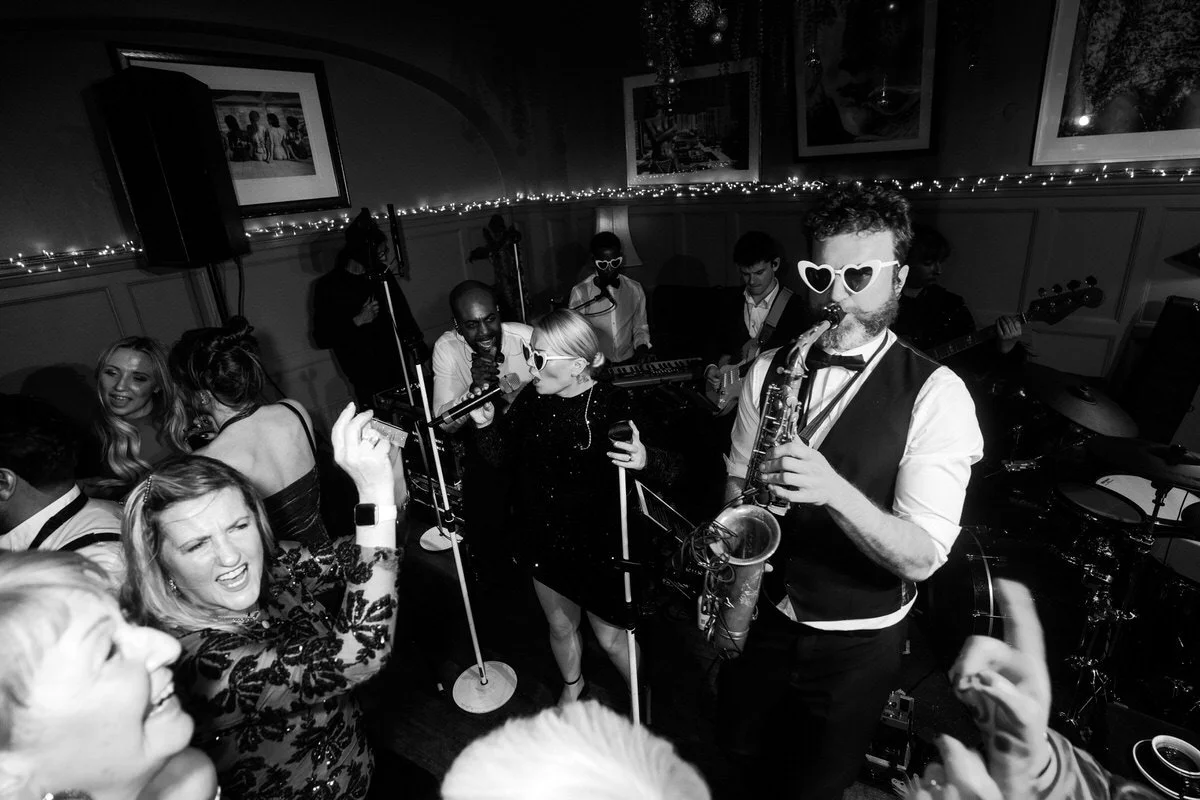 NeoRoots saxophonist and vocalist performing live at The Larrik for a New Year’s Eve wedding in London.