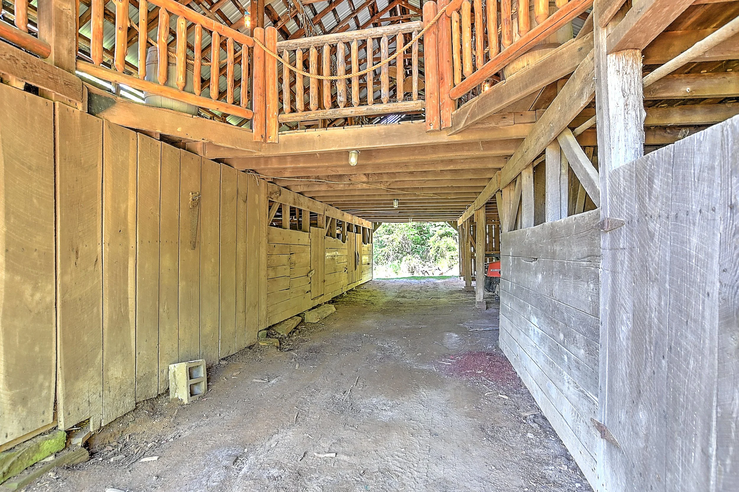 3388 Flower Gap Rd DS-127.jpg