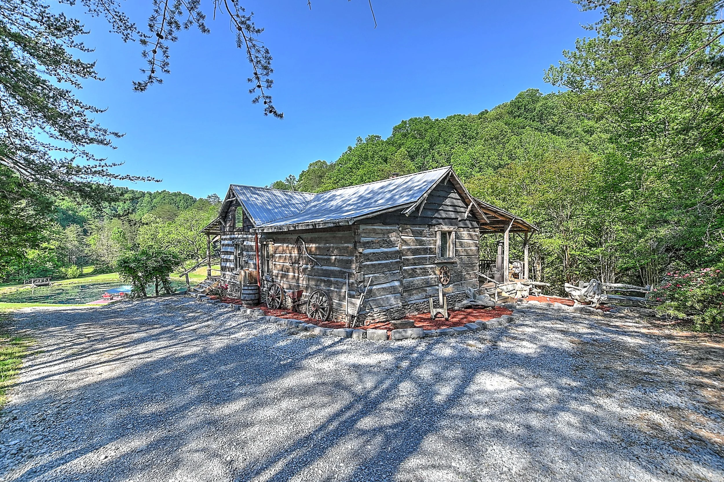 3388 Flower Gap Rd DS-32.jpg