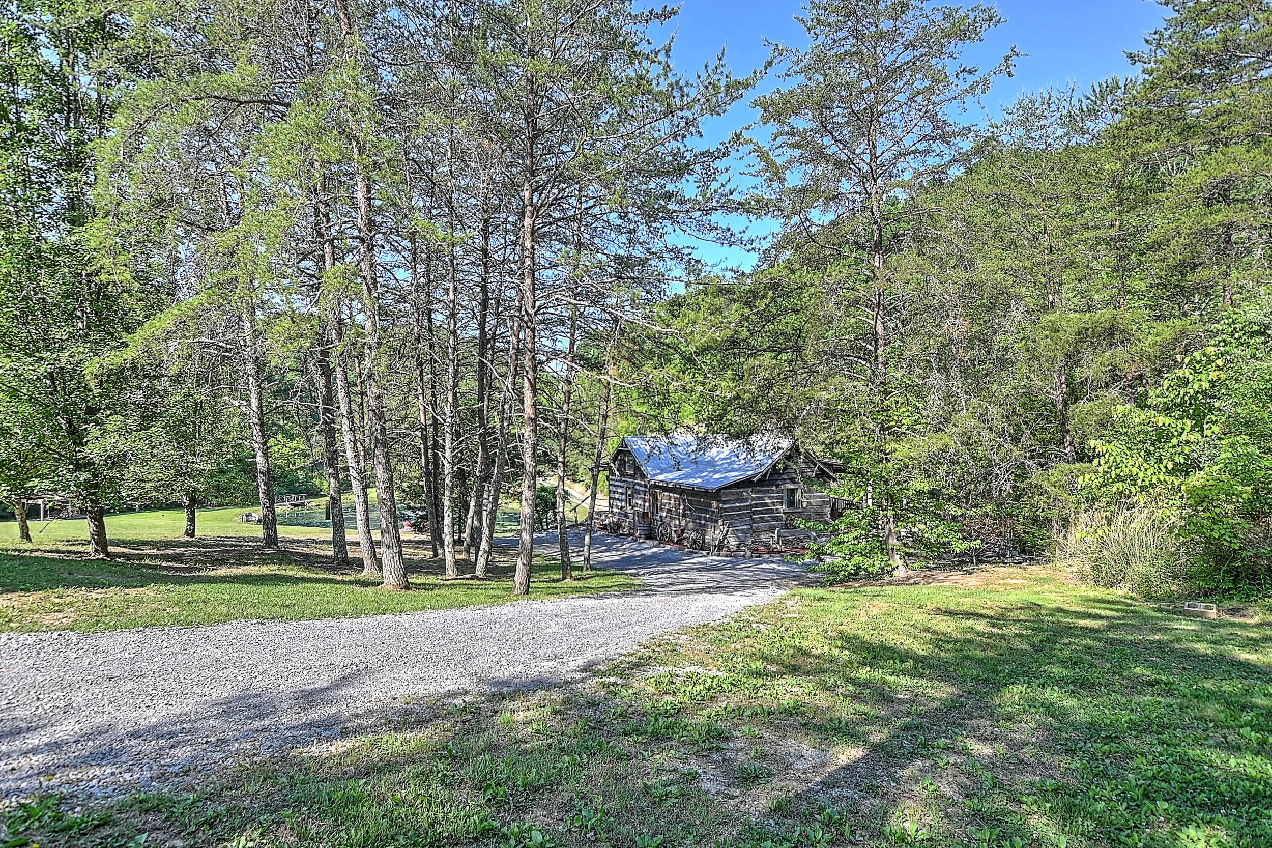3388 Flower Gap Rd DS-26.jpg