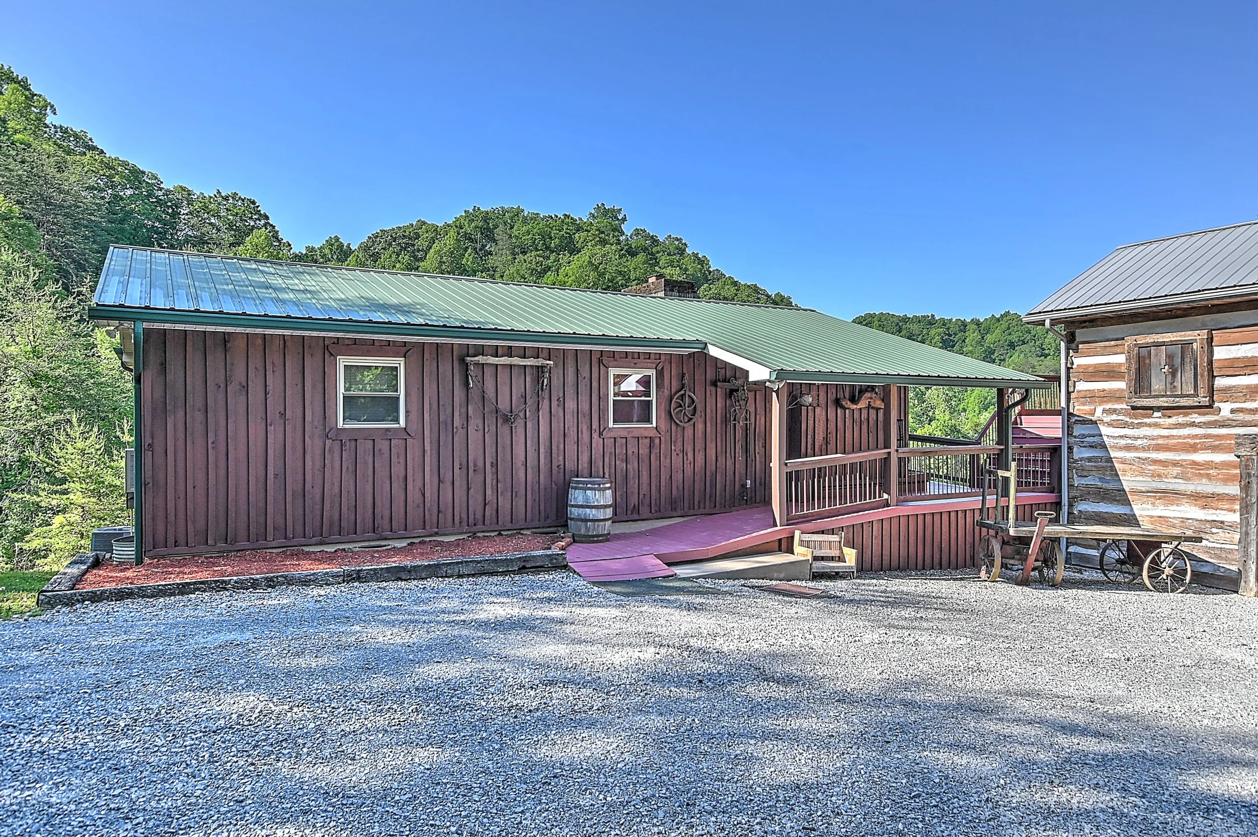3388 Flower Gap Rd DS-5.jpg