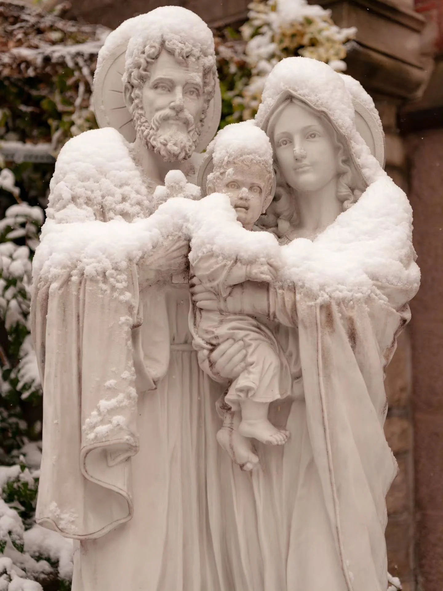 As we continue to contemplate the Holy Family, we give thanks for the many families of our Parish. Homes where faith is lived, love is tested and renewed, and Christ dwells. 

The Holy Family shows us that holiness grows in family life, through patie