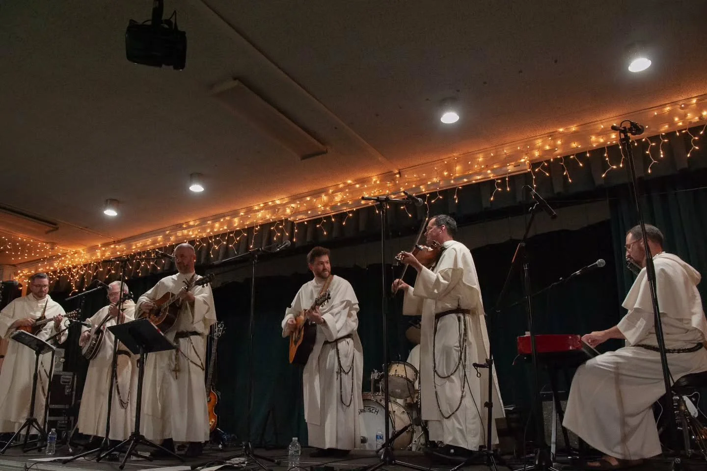 TWO NIGHTS IN NYC with @thehillbillythomists sold out!!! Serious fun!