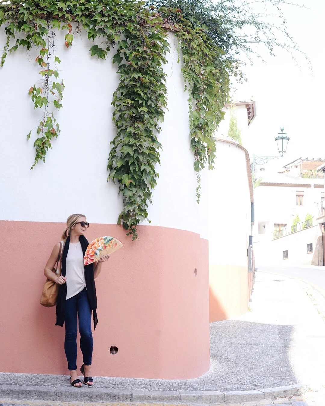 BAG: FASHIONABLE MAMUYE LEATHER TOTE, KNIT SCARF: NORDSTROM, JEANS: J BRAND