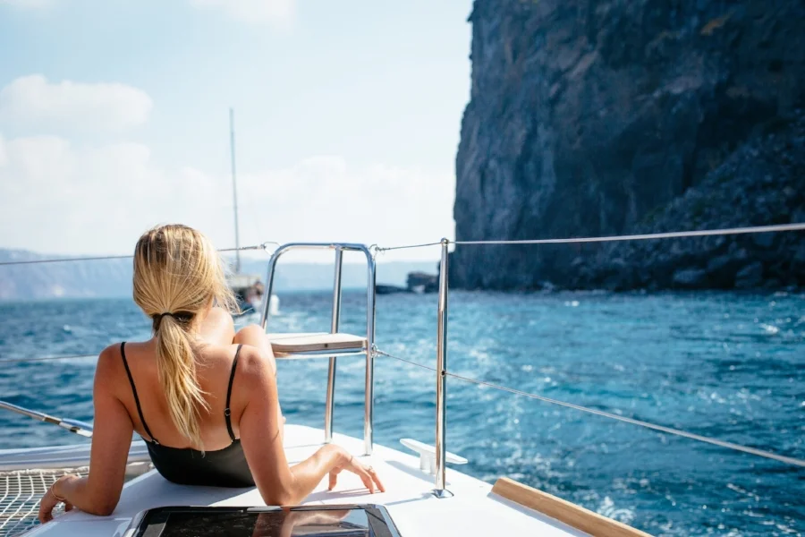 santorini boat ride greece