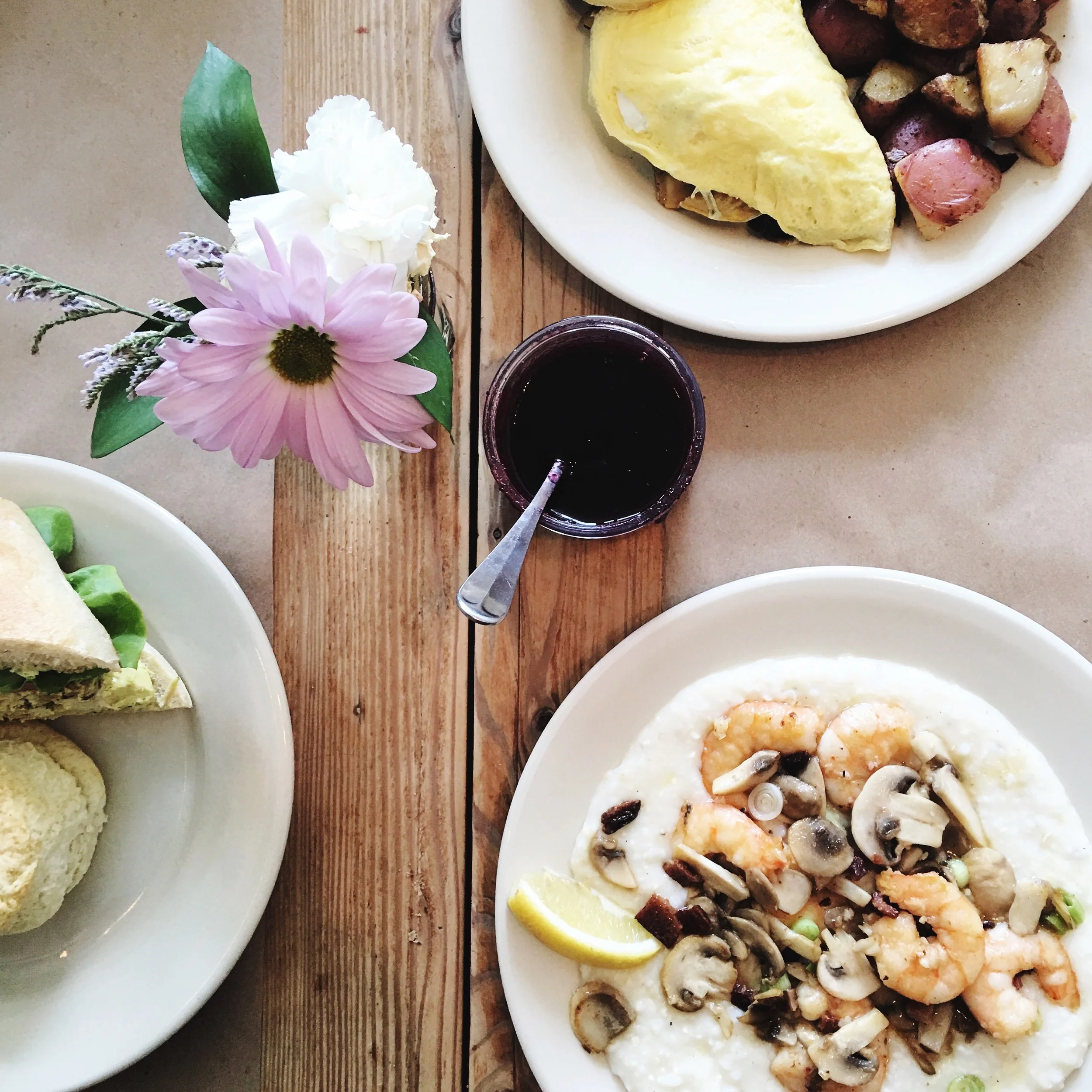 hominy grill shrimp and grits