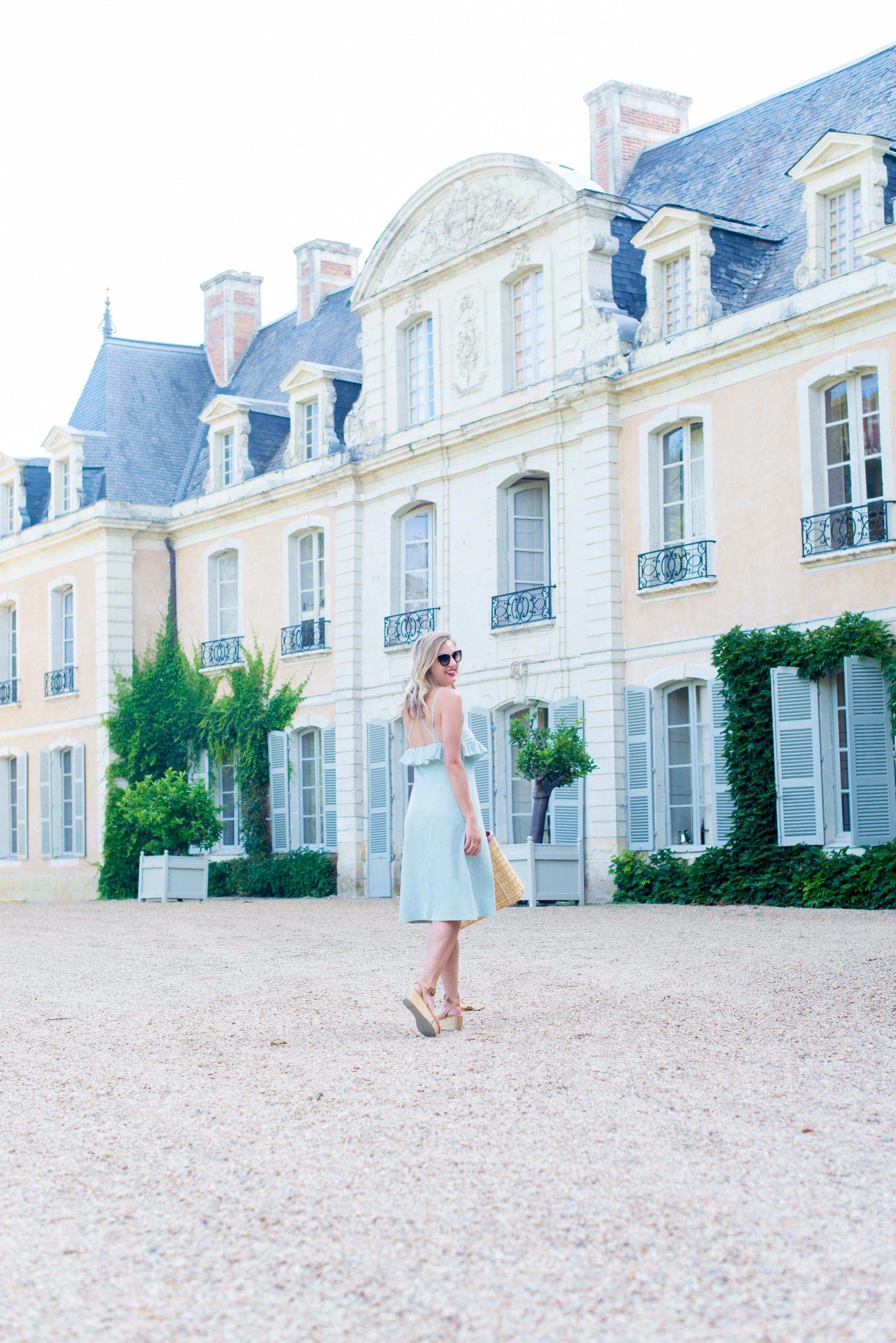 SHOES: NISOLO | DRESS: MANGO | BASKET | SUNGLASSES: PRADA