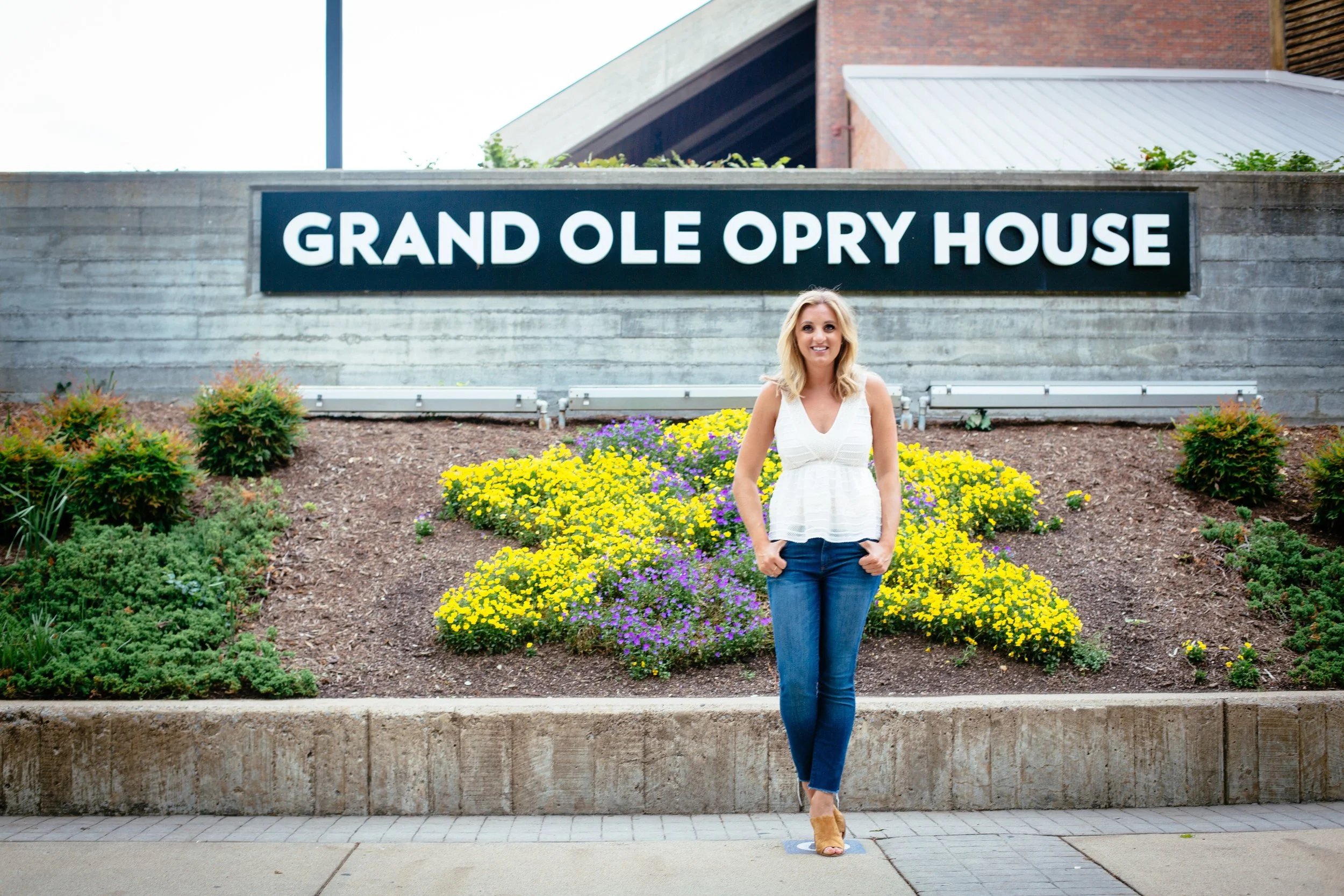 CROCHET TANK: NORDSTROM, JEANS: LOFT, MULES: NORDSTROM | Photo: Katie Theis Photo