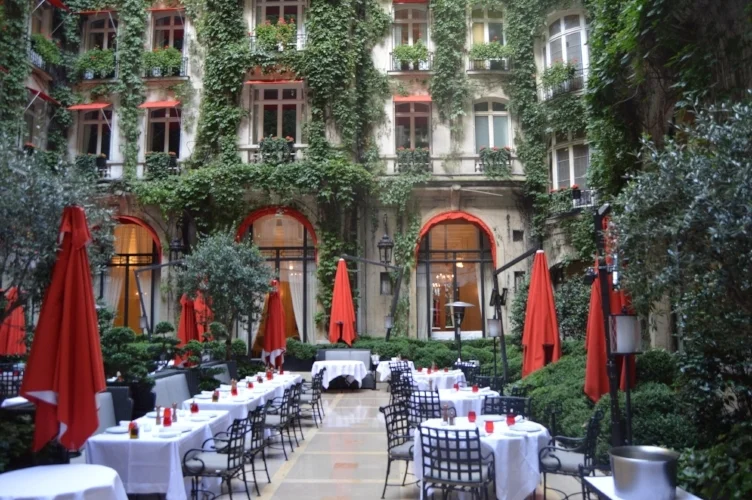 HOTEL PLAZA ATHENEE COURTYARD PARIS LUXURY HOTEL