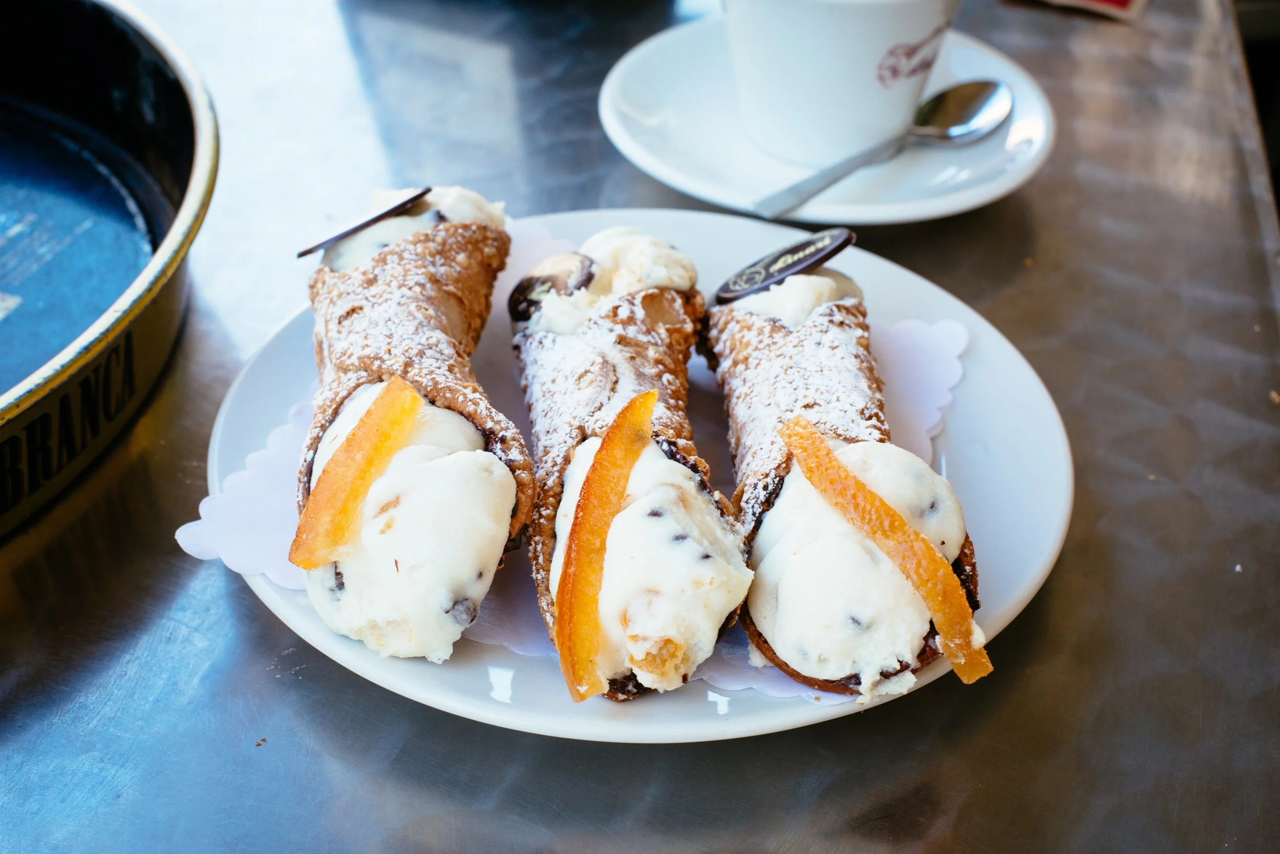 where to eat in rome cannoli