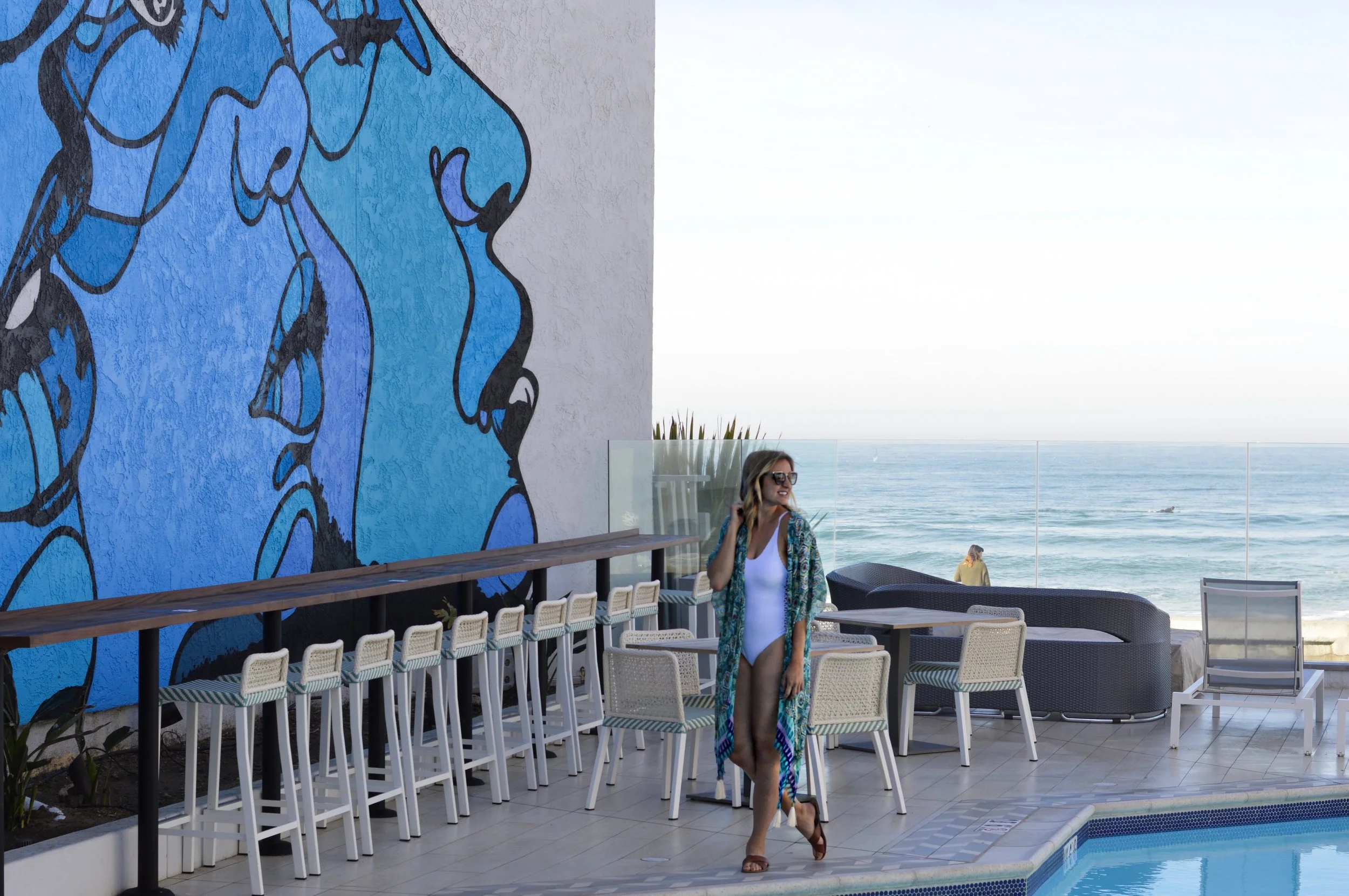 KIMONO: ANTHROPOLOGIE, KAHUKU ONE PIECE: TIARE HAWAII