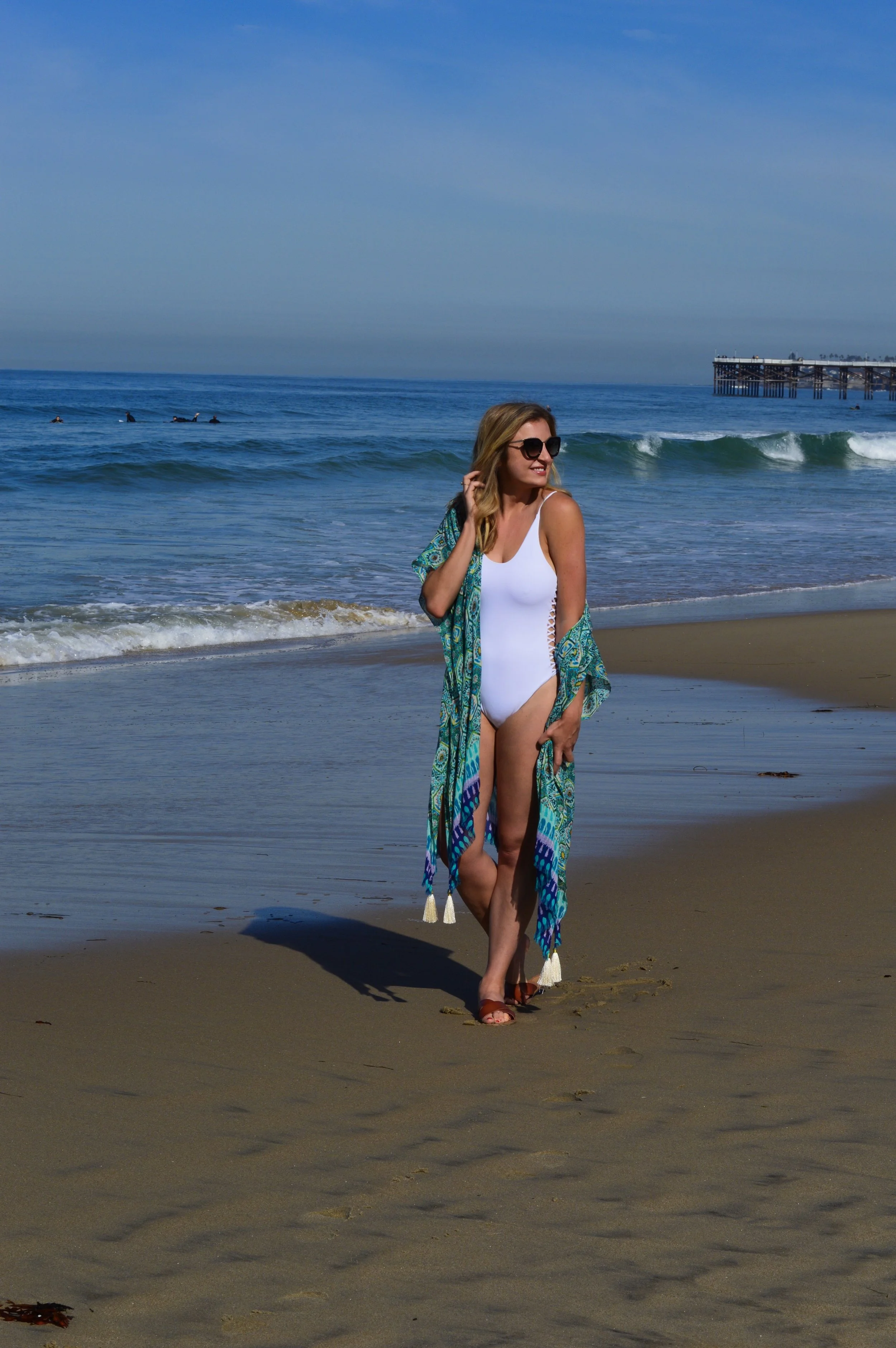 KIMONO: ANTHROPOLOGIE, KAHUKU ONE PIECE: TIARE HAWAII