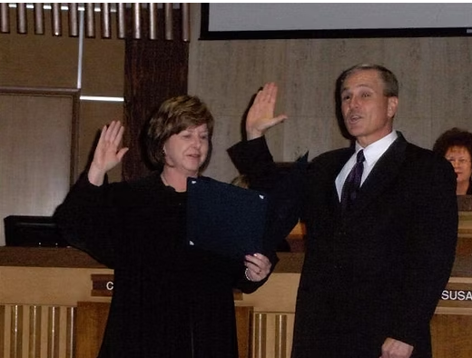 New Senator Jerry Lewis Sworn In