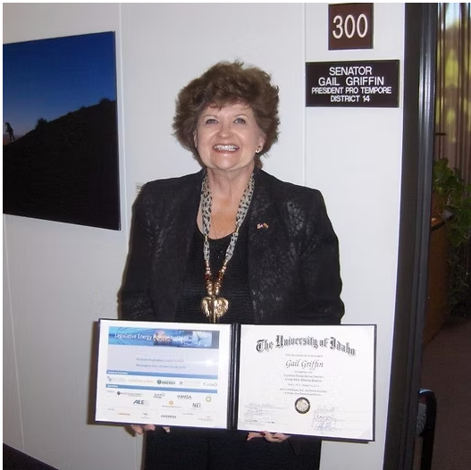 Senator Griffin earns certificate in energy policy planning
