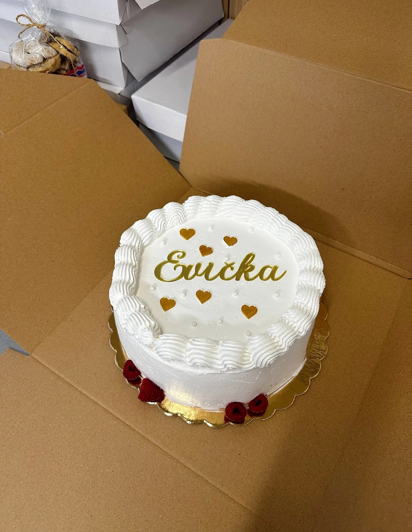 🎄✨ Vianočn&aacute; sviatočn&aacute;, meninov&aacute; tortička 🥹🫶 Evičk&aacute;m a Adamom v&scaron;etko najlep&scaron;ie prajem 🥰