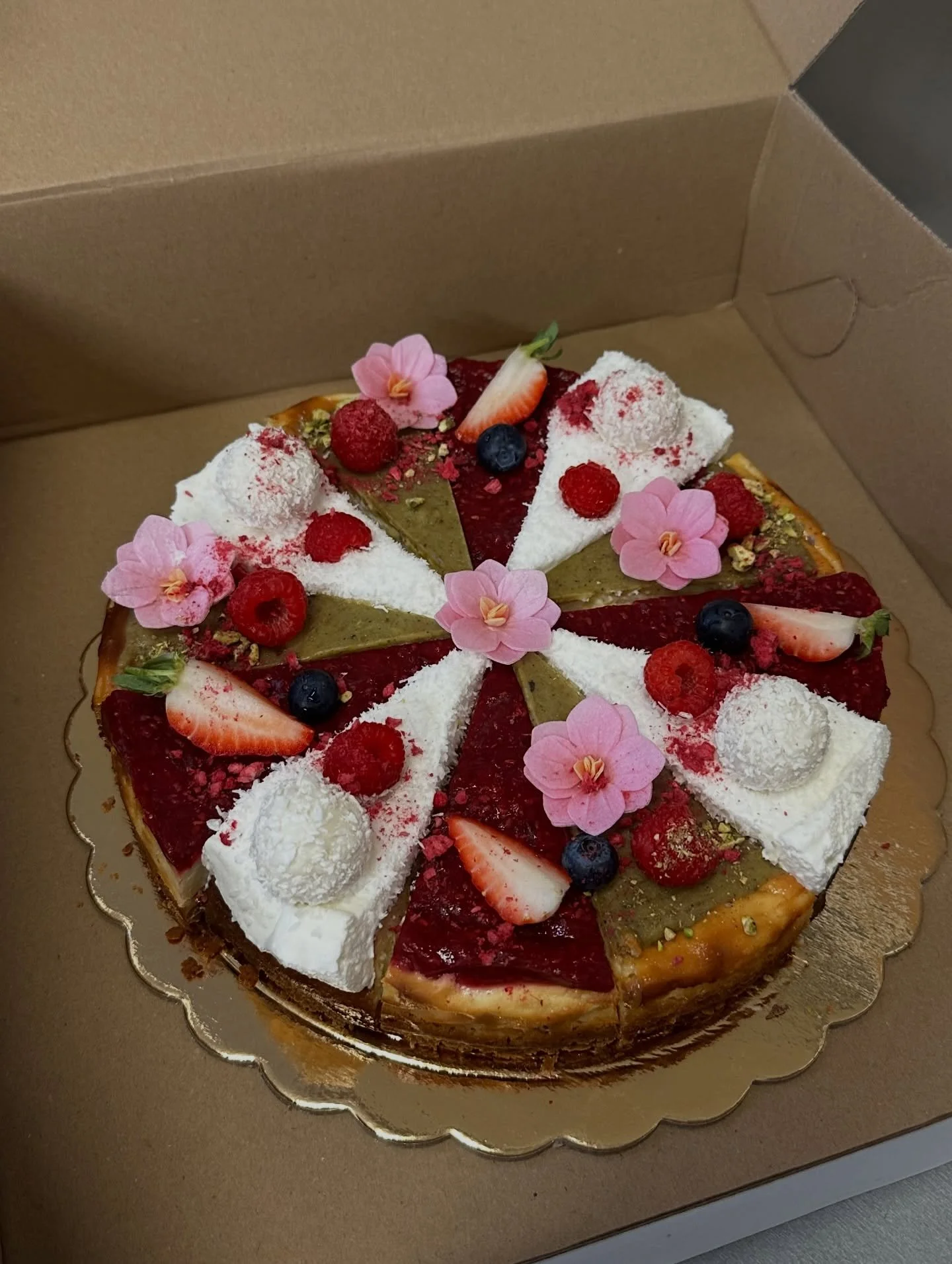 Kr&aacute;sne pondelkov&eacute; r&aacute;nko aj s touto n&aacute;dherou prajeme ✨🍰 *cheesecake mix