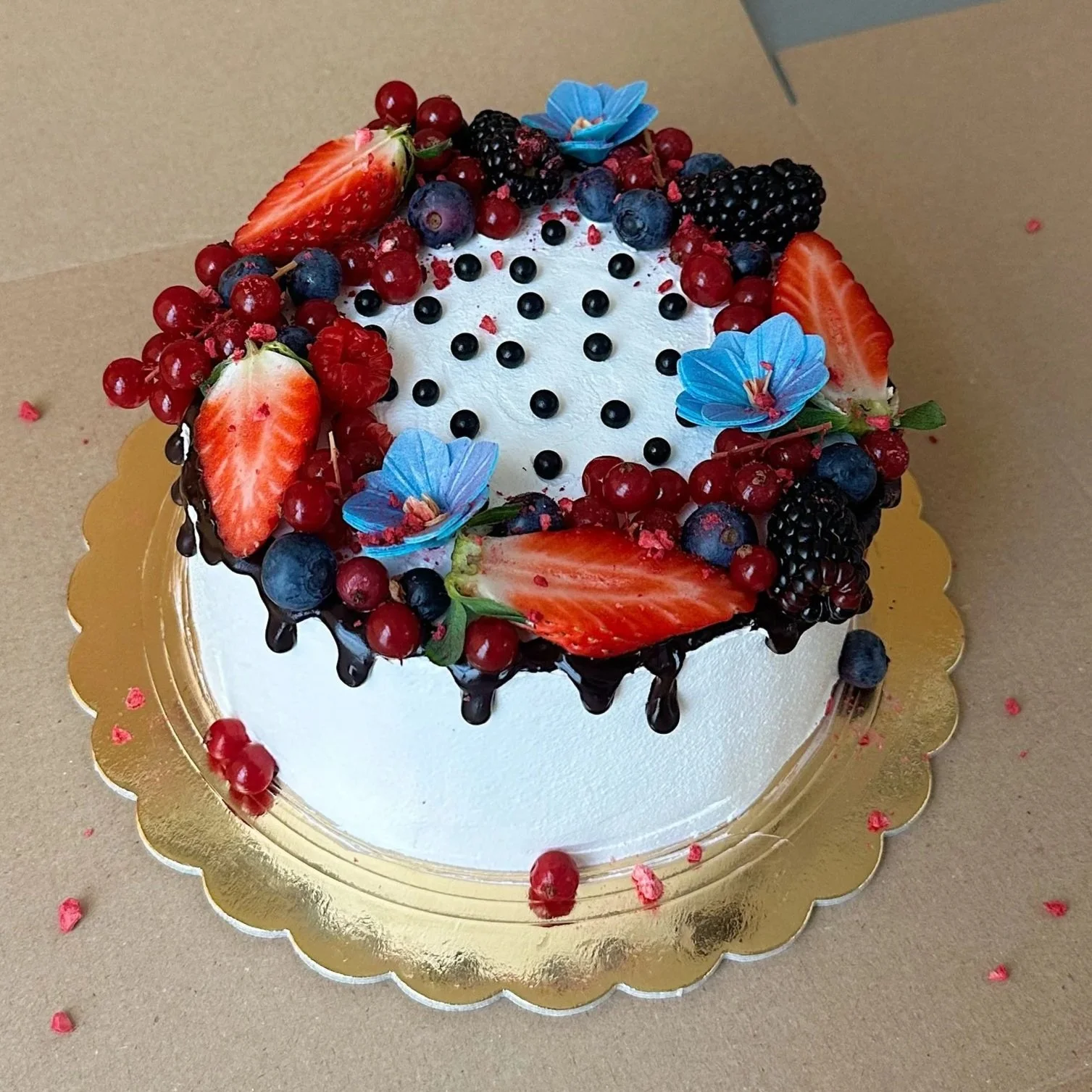 Bezlepková gaštanová torta s jahodami