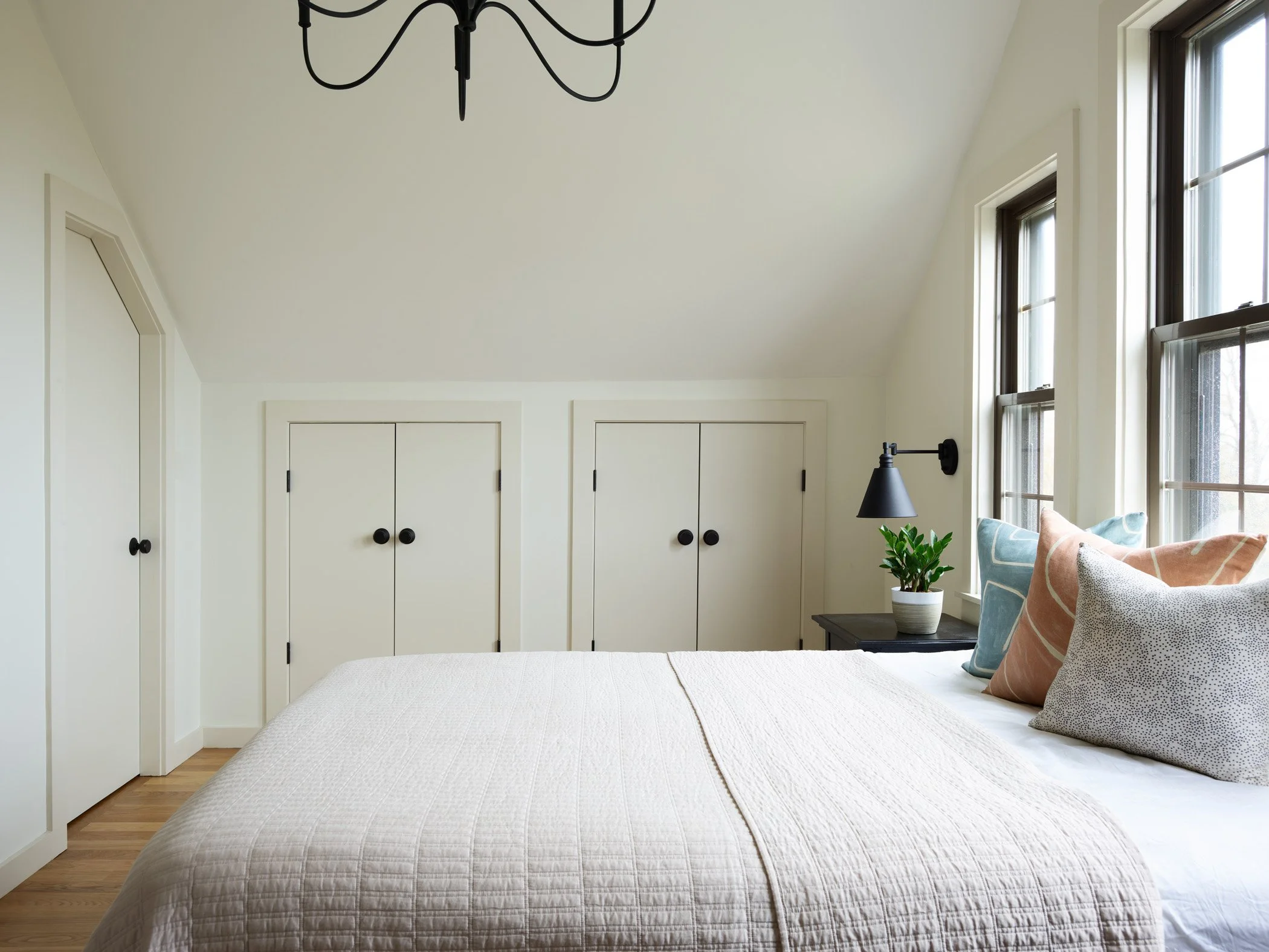 cozy bed design relaxed interior