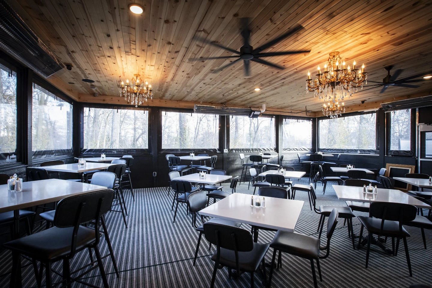Gather with friends and enjoy a great meal at Three Creeks Kitchen + Cocktails, located just a short drive away. 🍽️ #ThreeCreeksKitchen #GahannaDining #NeighborhoodSpotlight #FoodieLife #LocalFavorites