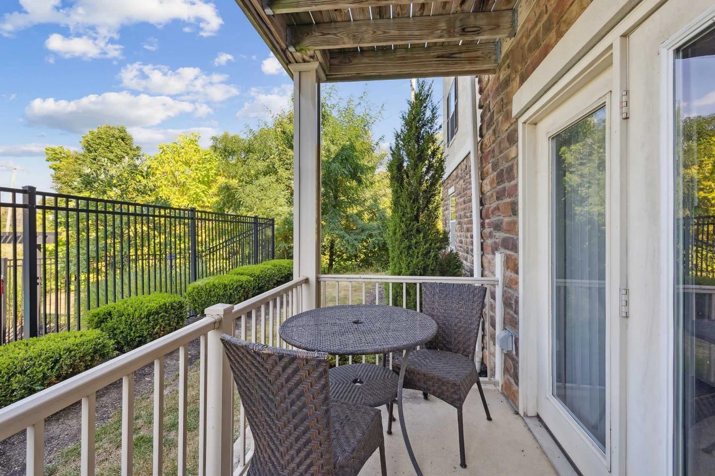 The Foxfire with Patio and Balcony features a 1-bedroom layout with a private patop/balcony, designed to support both everyday comfort and functionality. Call us today to schedule a tour! #FloorplanFeature #ApartmentHome #HomeGoals #GahannaLiving #Sp
