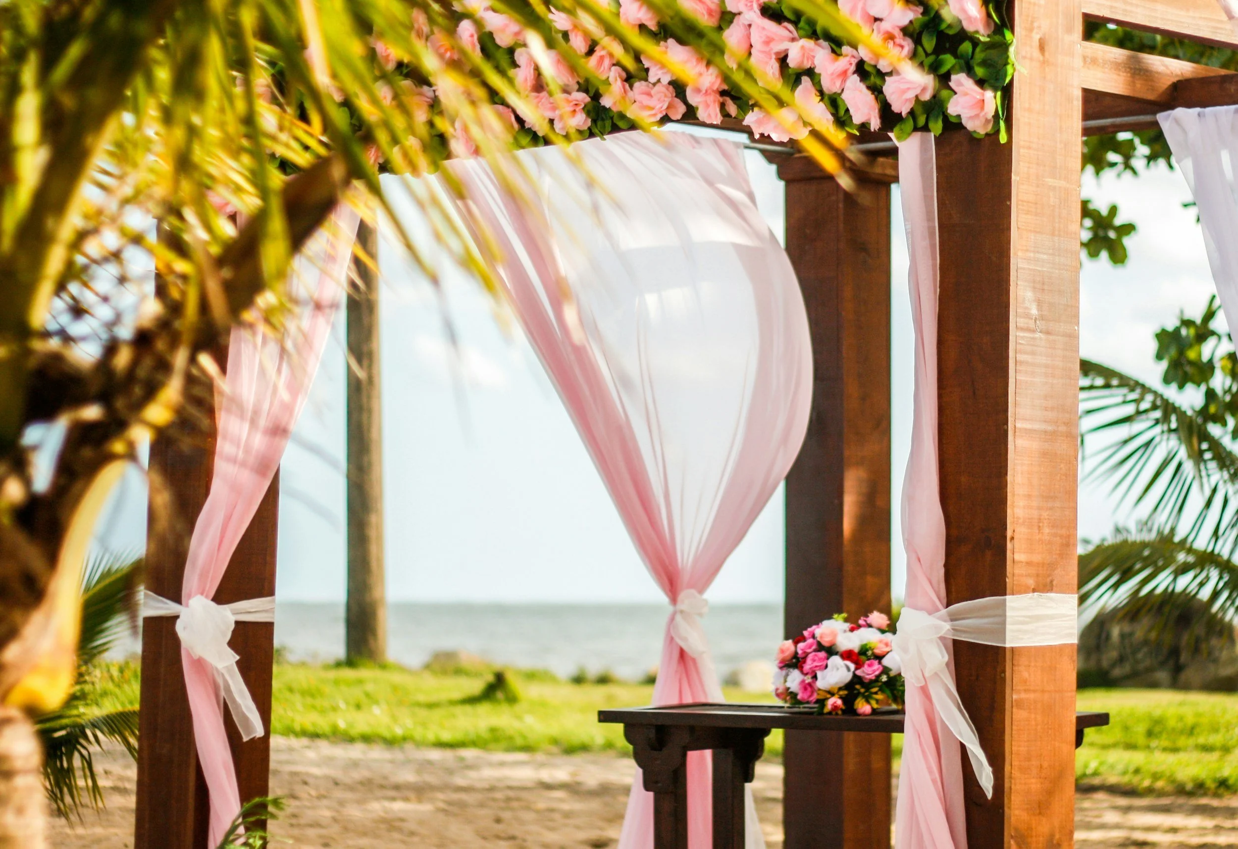 Make Your Beach Wedding Unforgettable with The Plush Flush Luxury Restroom Rentals