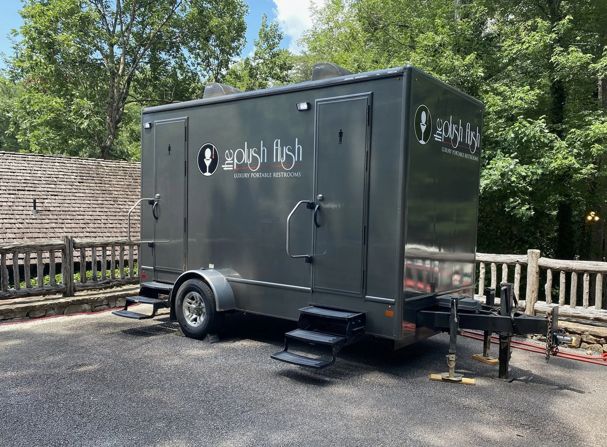 porta-potty-rental-lake-rabun-georgia-wedding.jpg