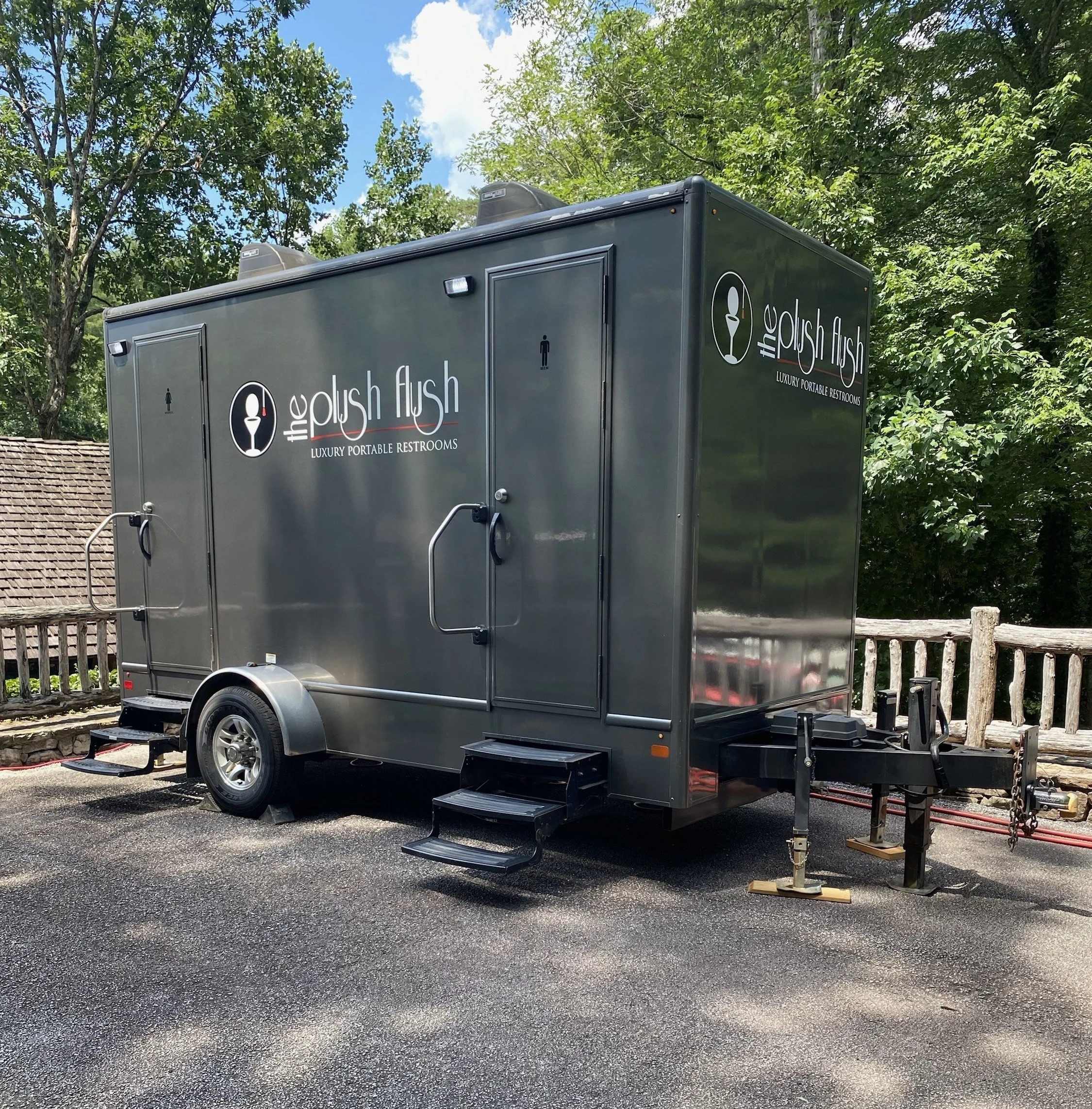 portable-toilet-lake-rabun-georgia-wedding.jpg