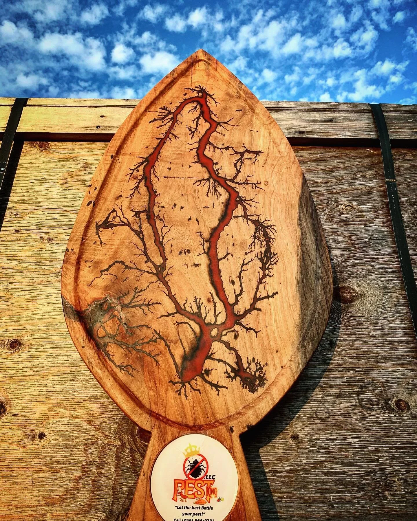 Finished this Awesome charcuterie board for a client! #kingpestcontrol #fractal #fractalart #fractalwoodburning #wood #woodworker #woodworking #woodwork #woodworkcraft #woodbridge #woodburningart #liveedge #liveedgetable #liveedgeslab #walnut #epoxy 