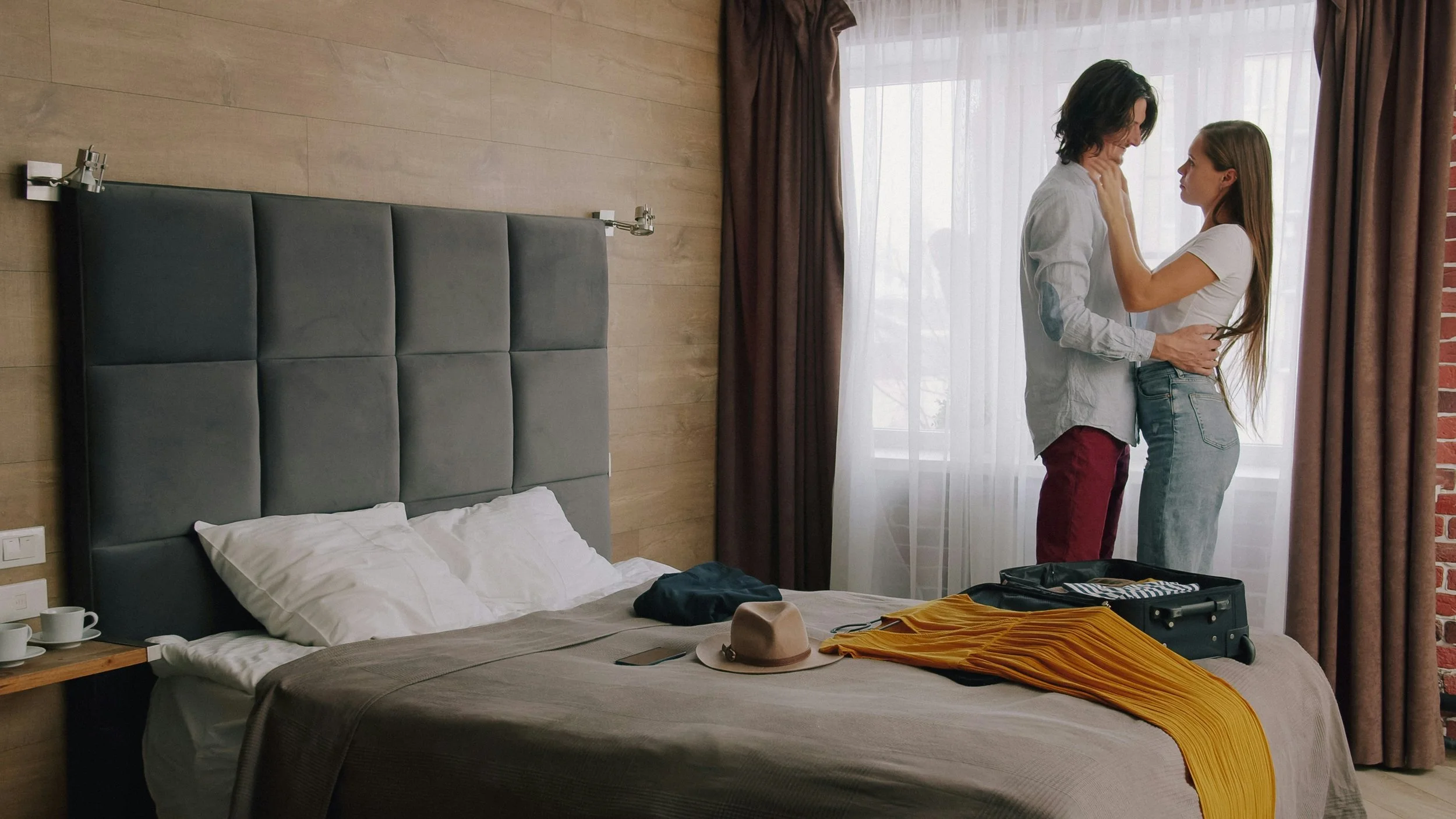 What Happens at a Couples Therapy Retreat? A Day-by-Day Look