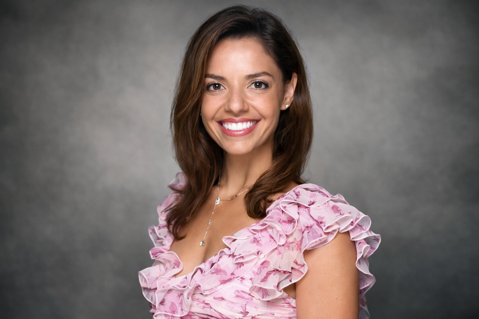 Alexandria Lanza, LPC, LCADC, ATR-BC, KAP therapist offering therapy intensives for trauma and couples in virtual therapy across New Jersey.