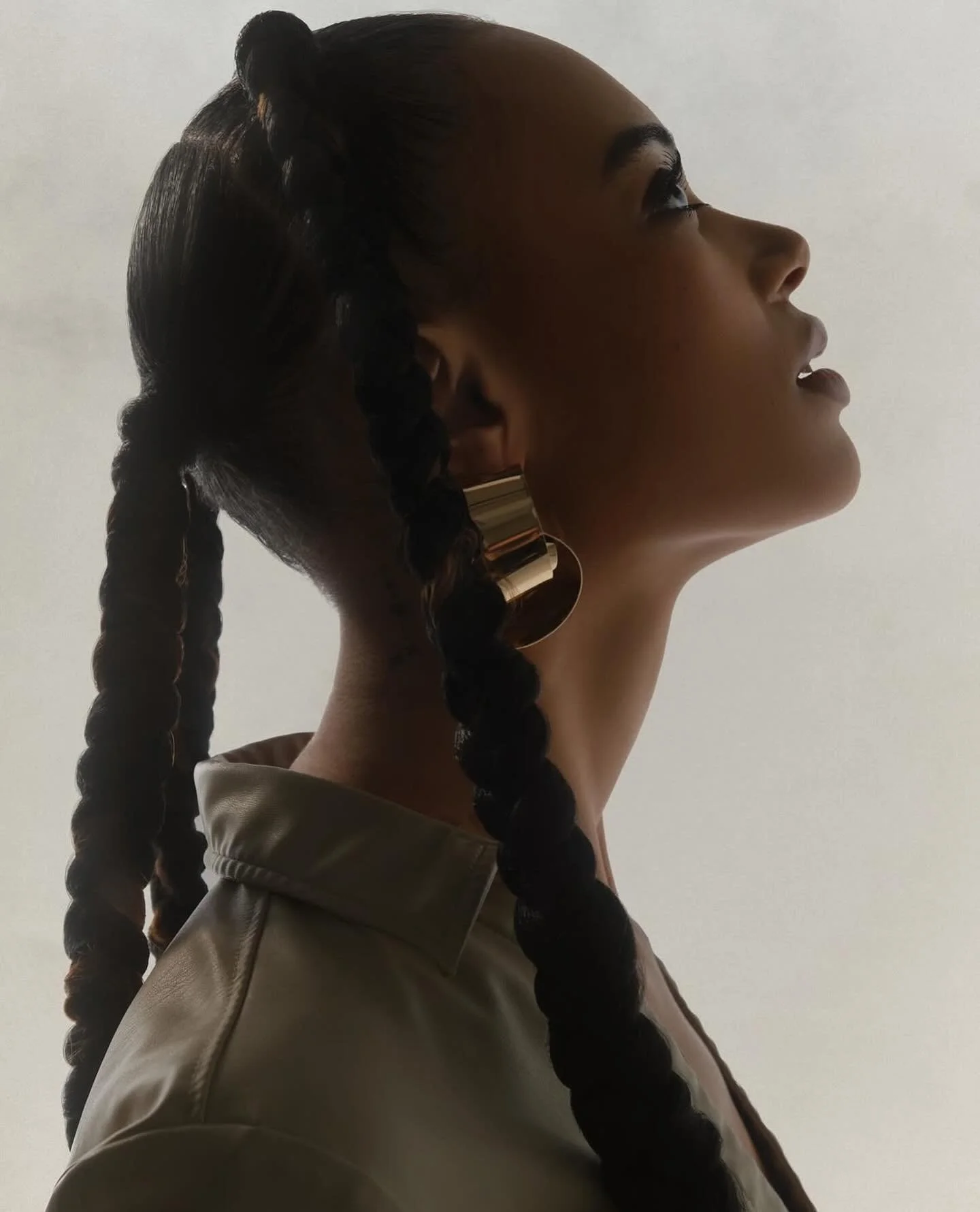 @prange.sebastian + @kaelanistern 🔥

Model: @kaelanistern /@richardsmodels
Photographer: @prange.sebastian
Makeup Artist: @kiamuaa Stylist: @stylewithsosa
Hair Stylist: @_braidscouture 
Studio: @thepachamamastudio

#ThePachamamaStudio #Vancouver  #P