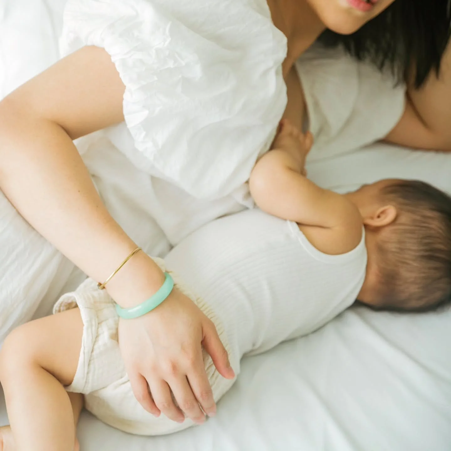 Mothers.&nbsp; We're there for it all. We wipe the butts, kiss the tears away and capture the milestones.&nbsp; But when you look back at the photos, you&rsquo;re rarely in the frame. 

A Motherhood Session is a mommy &amp; me is a portrait experienc