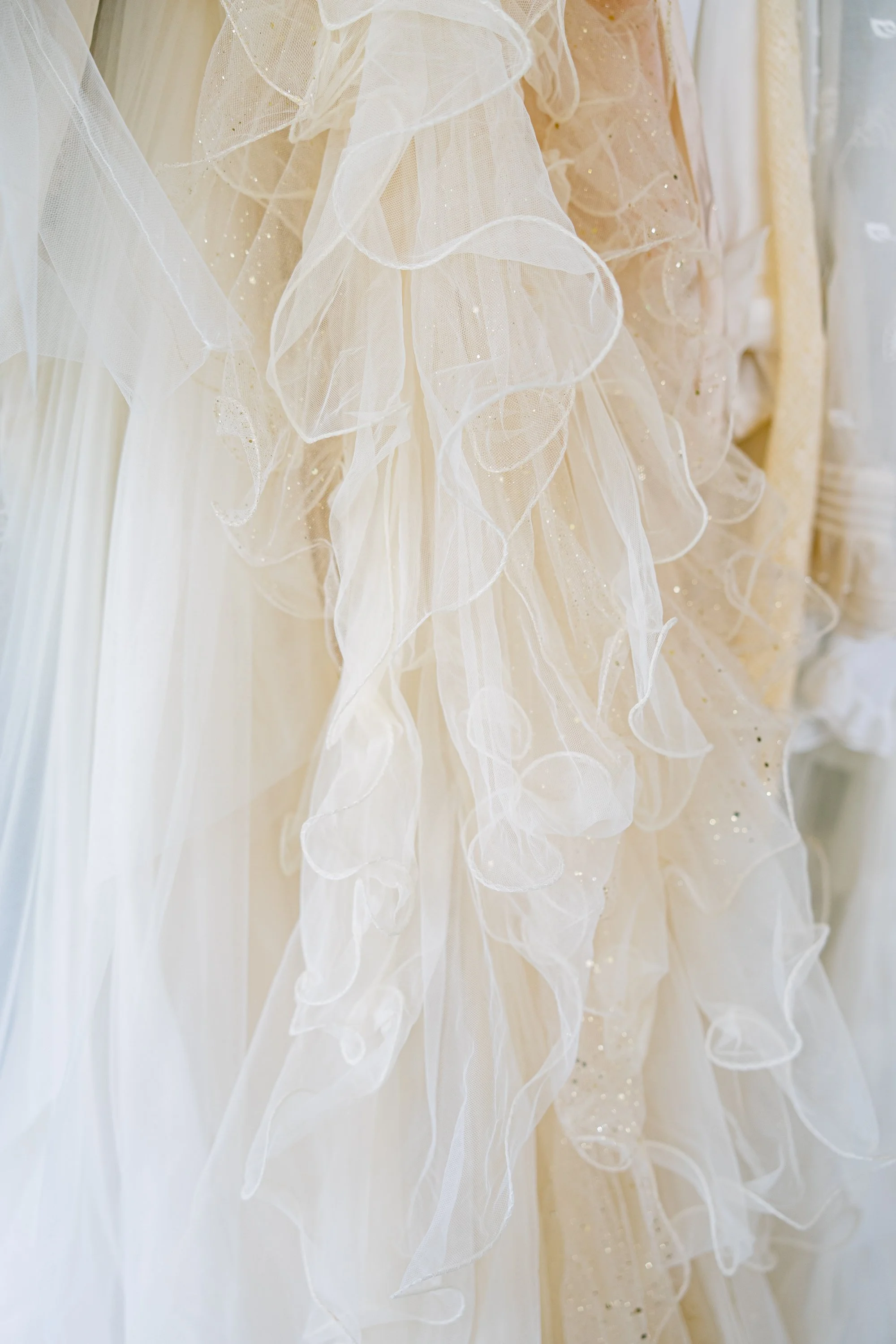 What Should I Wear for Maternity Photos?