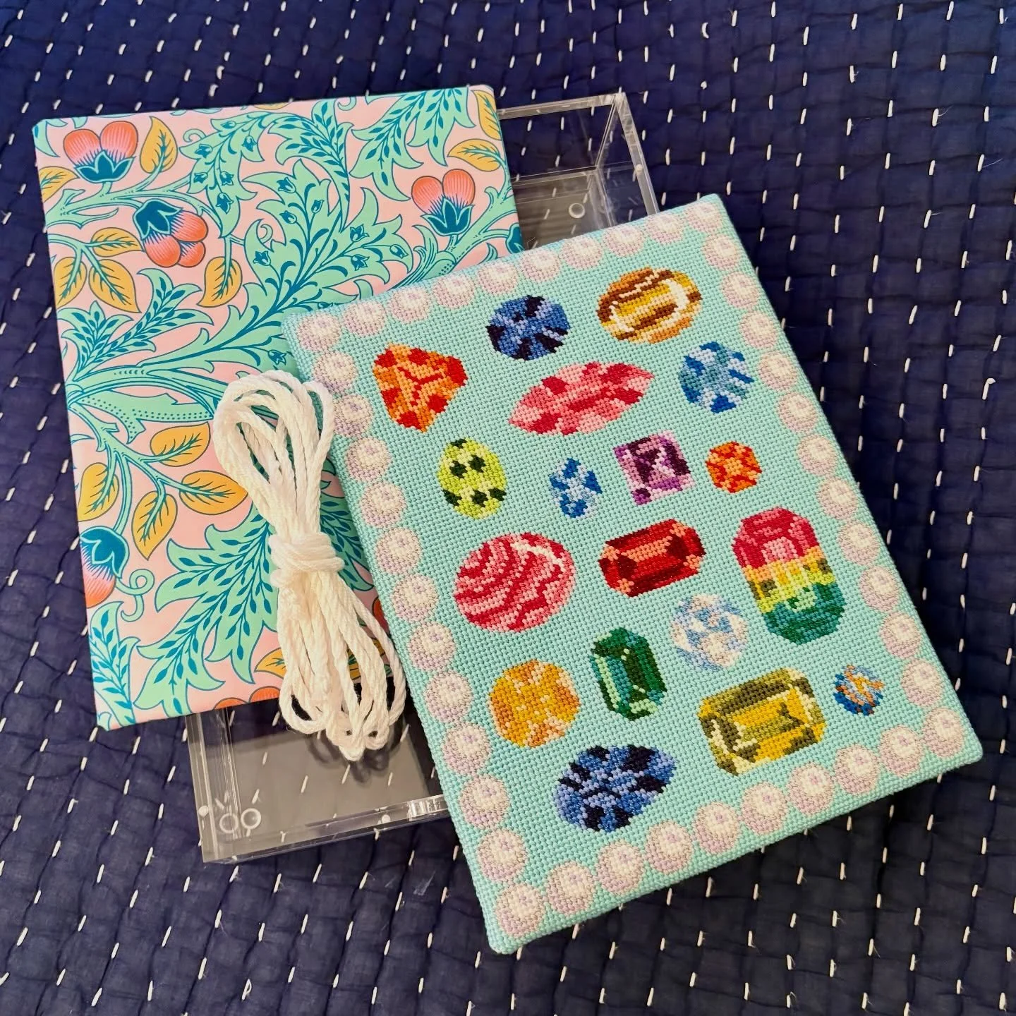 @whatagem.ndlpt TRULY what a freakin&rsquo; gem!  Add in the @pennylinndesigns acrylic, the backing fabric I am fully obsessed with and the longest run of cording I&rsquo;ve ever made and we&rsquo;ve got quite possibly the best treasure tray ever. @b