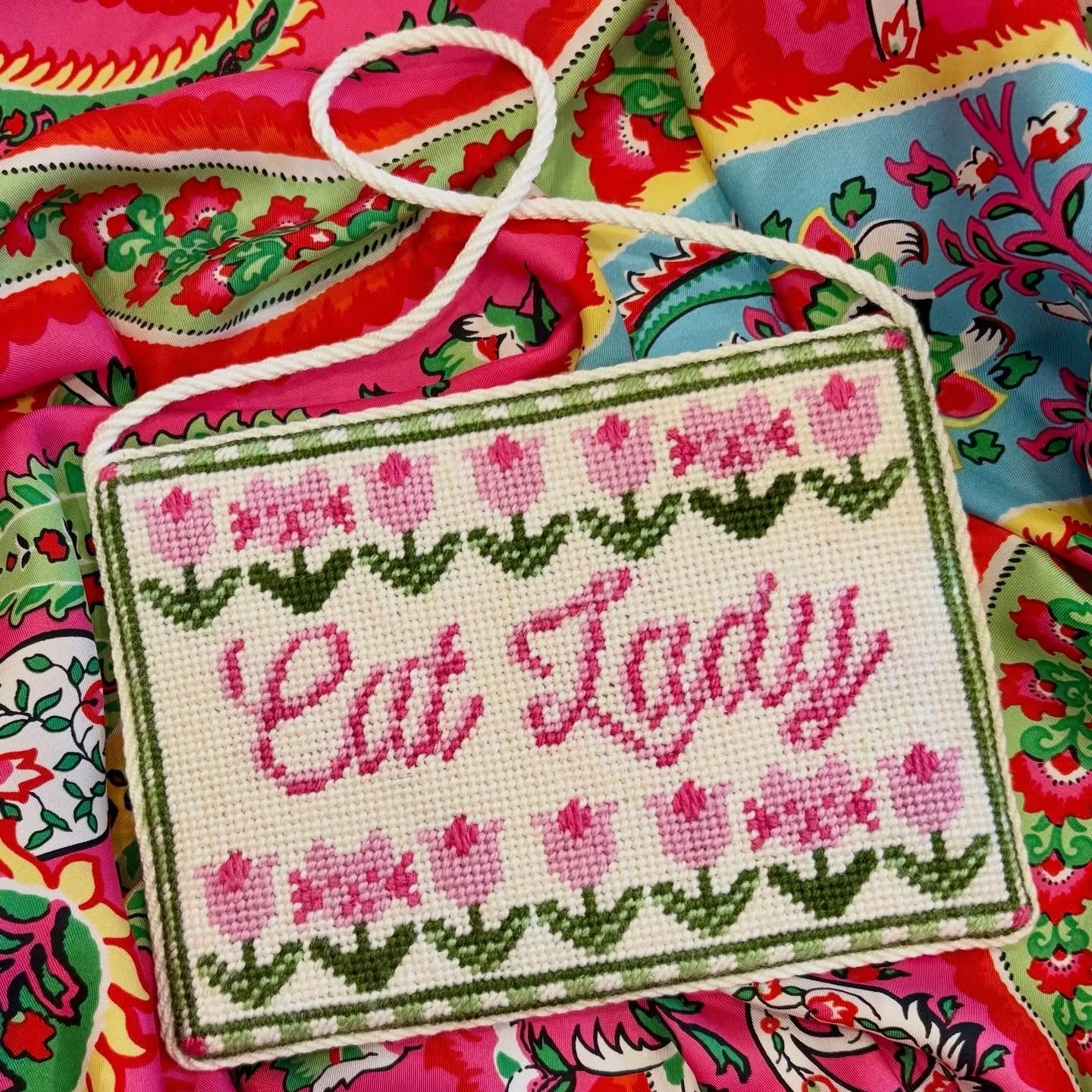 I&rsquo;m a currently cat-less cat lady so finishing this @stitchingwithstacey sign for @thepepperpot.co was majorly fun. The kitty flowers? Too cute. #needlepointfinisher #catlady #ndlpt