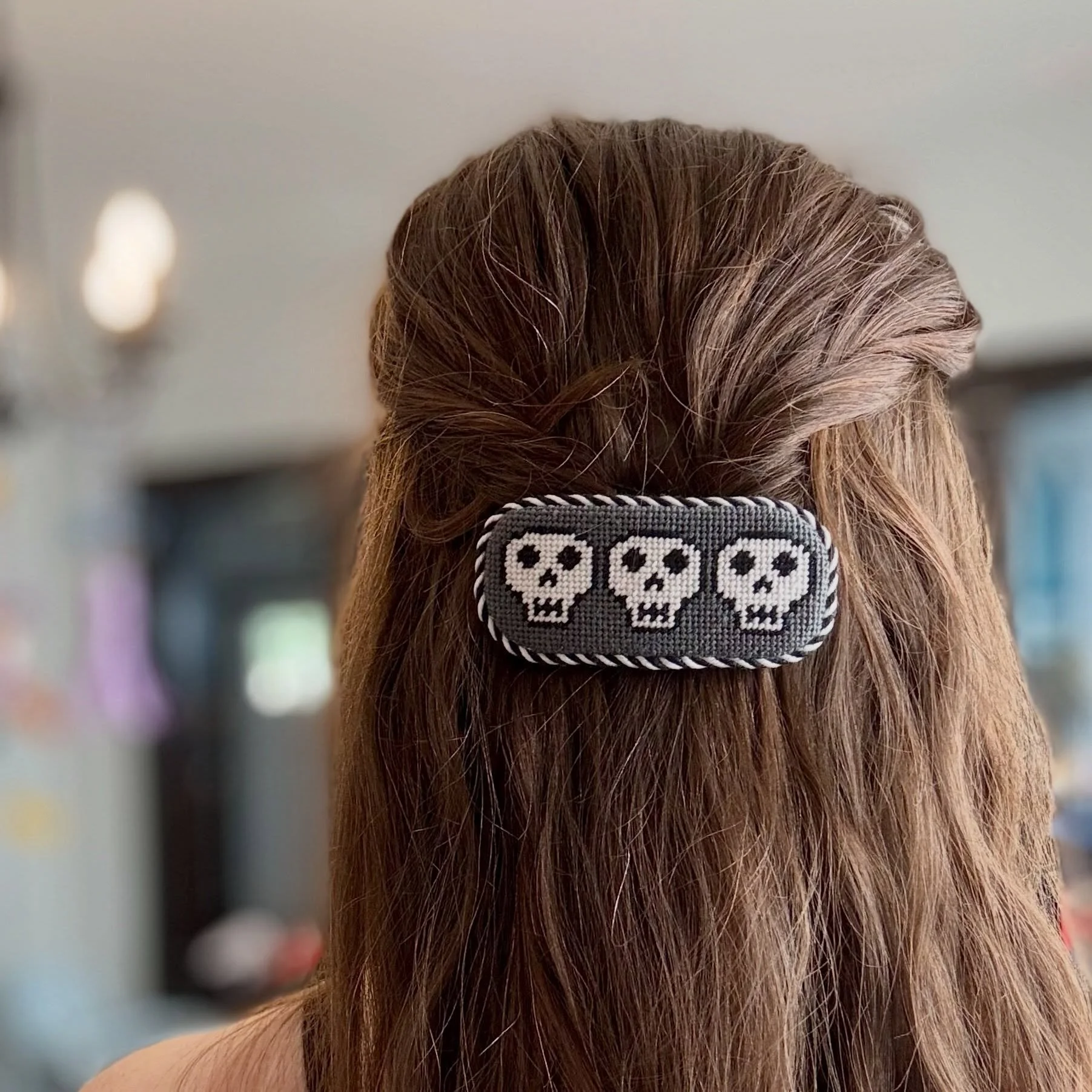 Crafty like witch crafty. This barrette absolutely feels like something Enid would make for Wednesday and that brings me GREAT joy. #needlepointfinishingideas #needlepointfinisher #ndlpt #cuteandspooky #witchcrafty