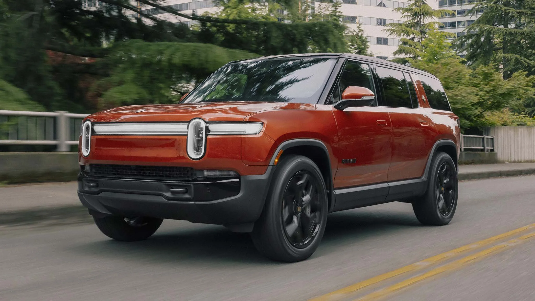 Rivian R1S Türkiye Fiyatı, Çıkış Tarihi, Özellikleri ve İncelemesi ...