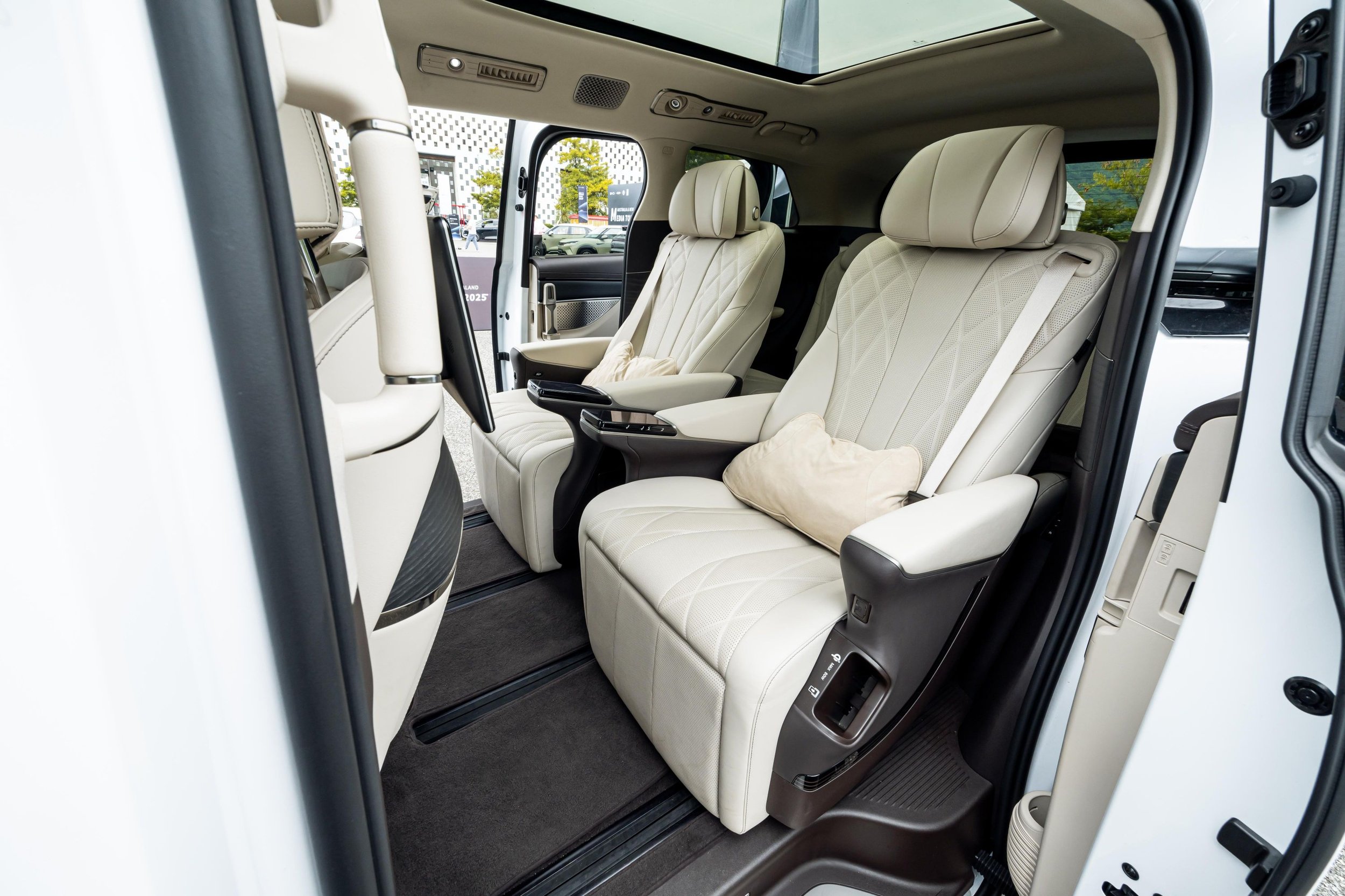 byd denza d9 (10).jpg
