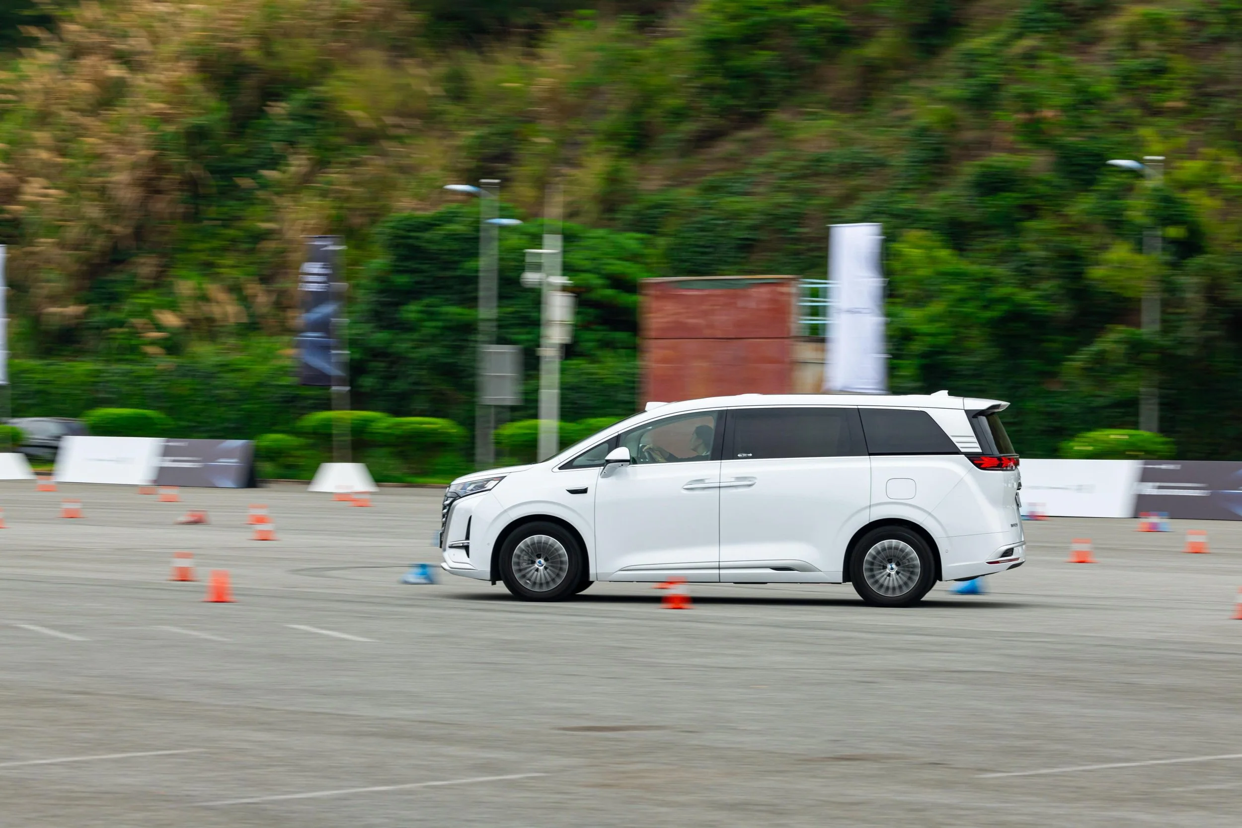 byd denza d9 (19).jpg