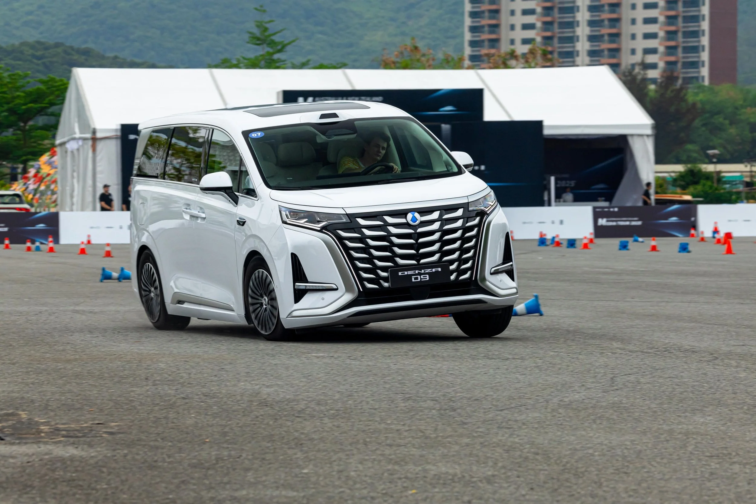 byd denza d9 (20).jpg