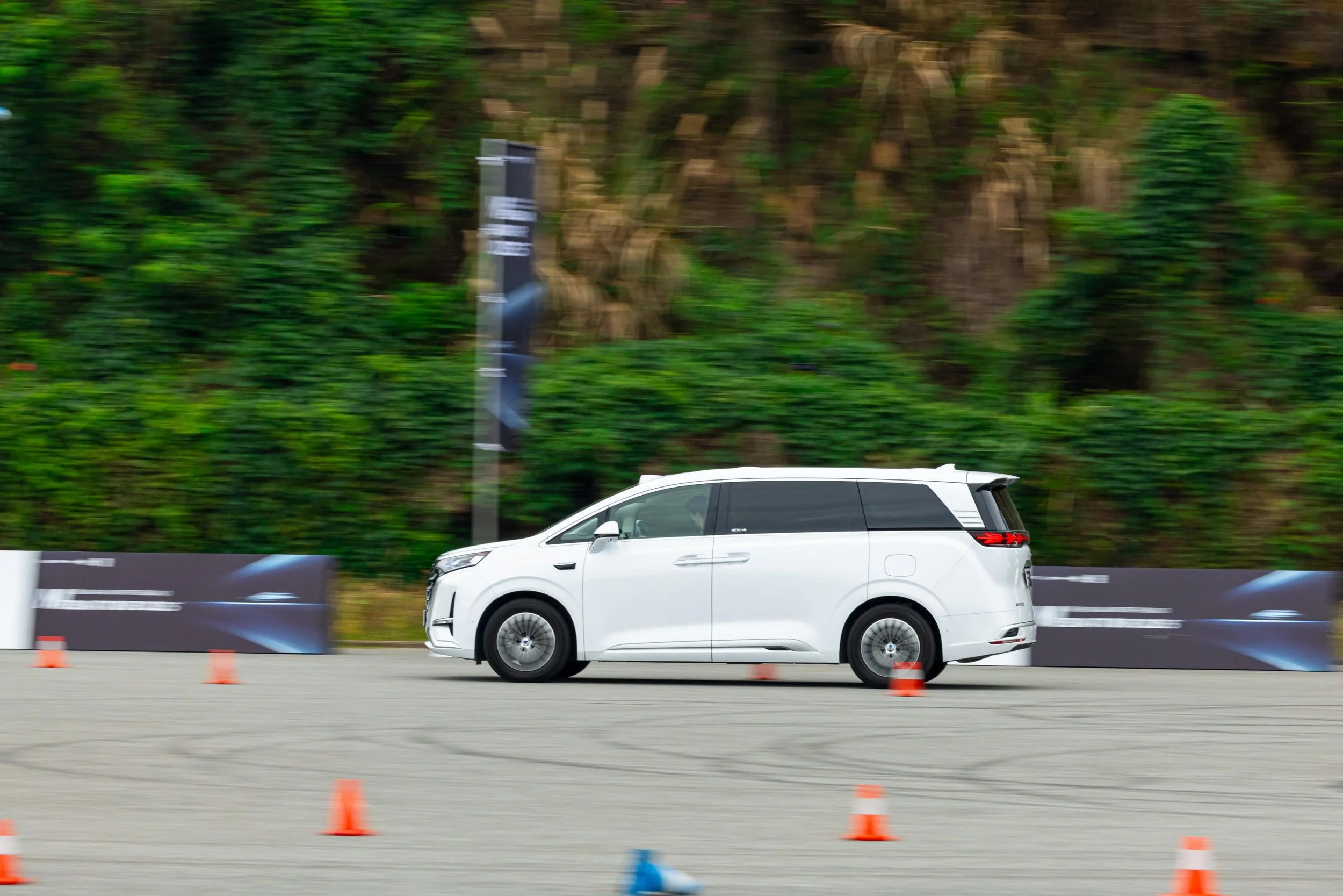 byd denza d9 (25).jpg