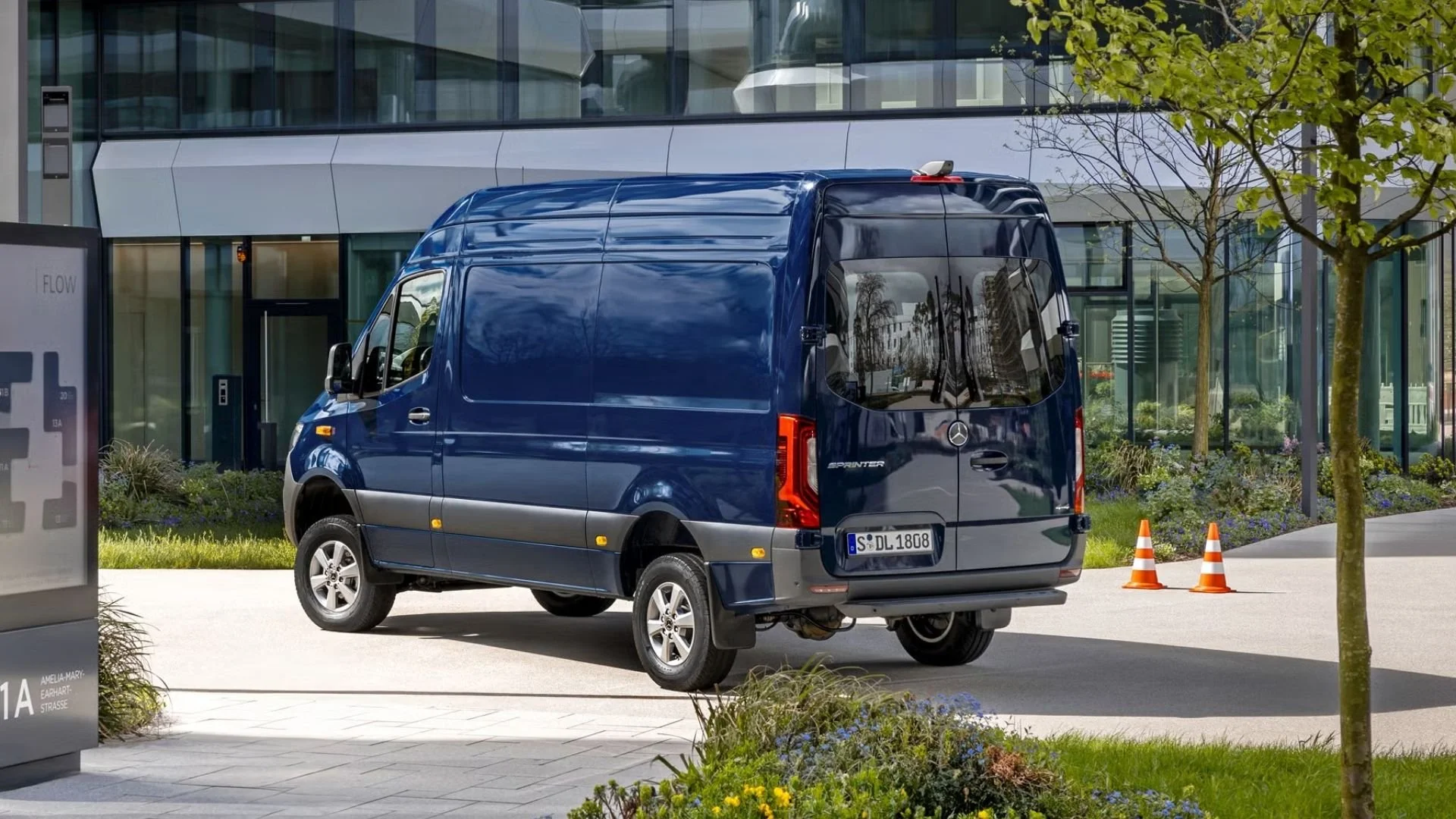 mercedes sprinter panelvan 2026 (1).jpg