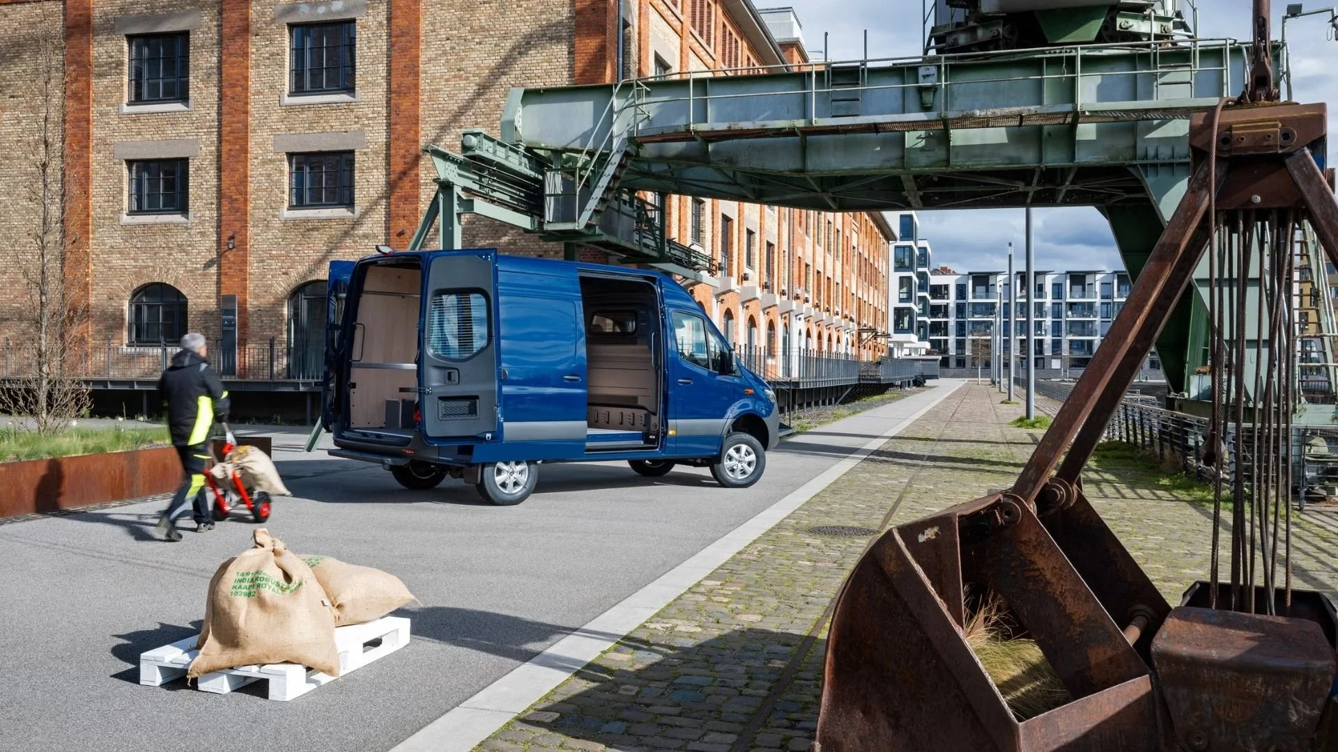 mercedes sprinter panelvan 2026 (18).jpg