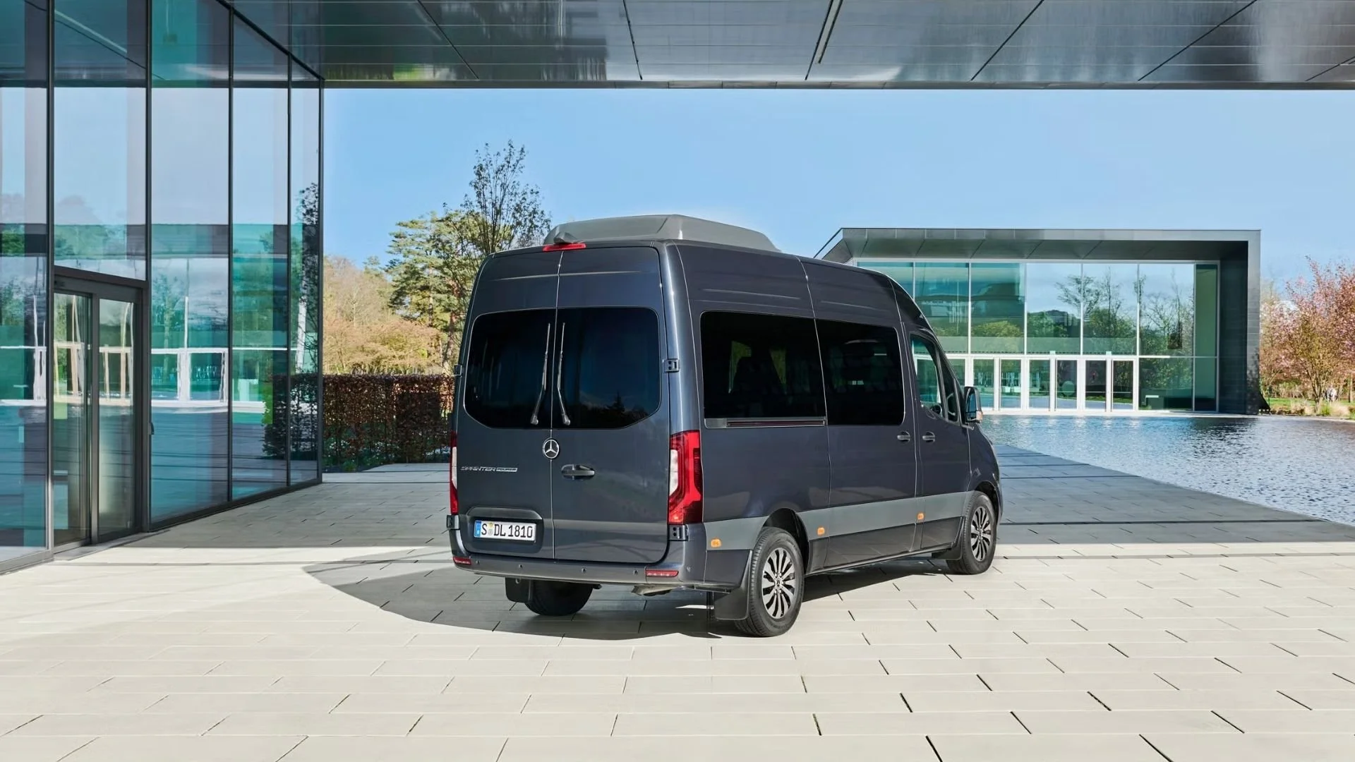mercedes sprinter panelvan 2026 (7).jpg