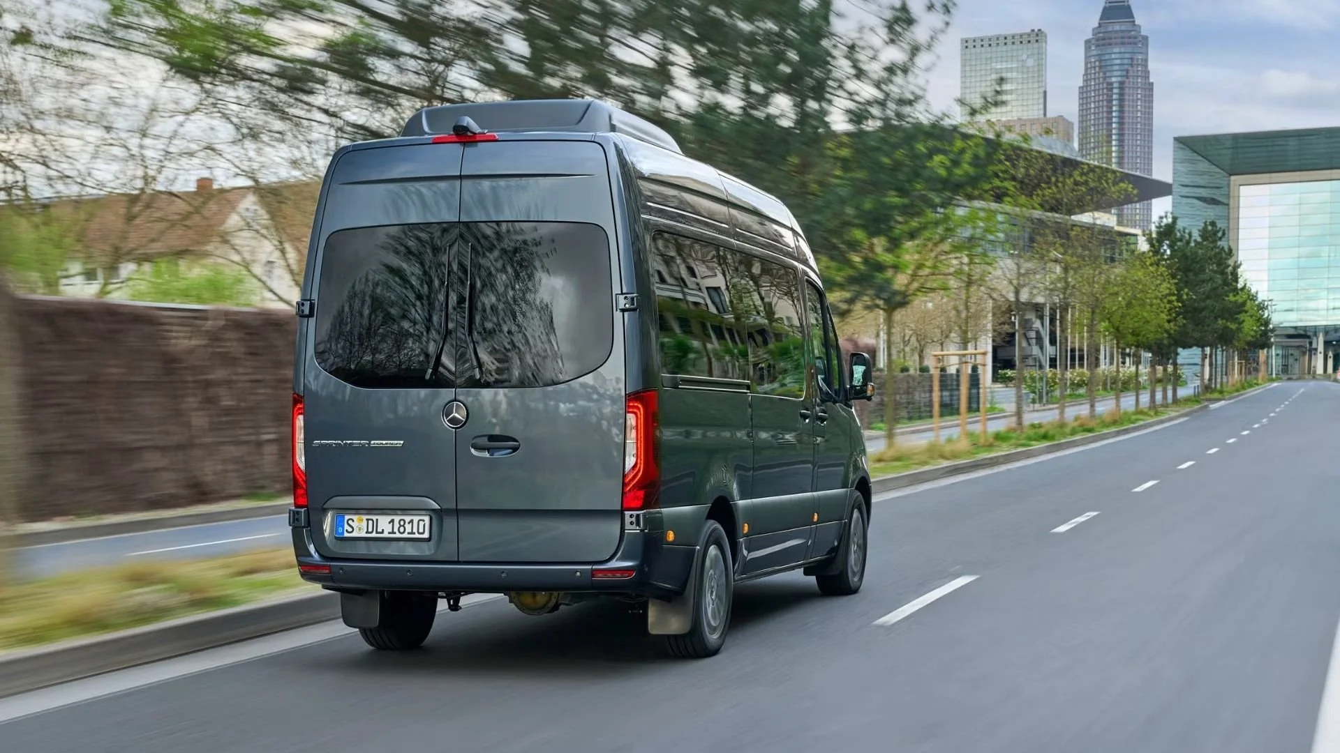 mercedes sprinter panelvan 2026 (9).jpg