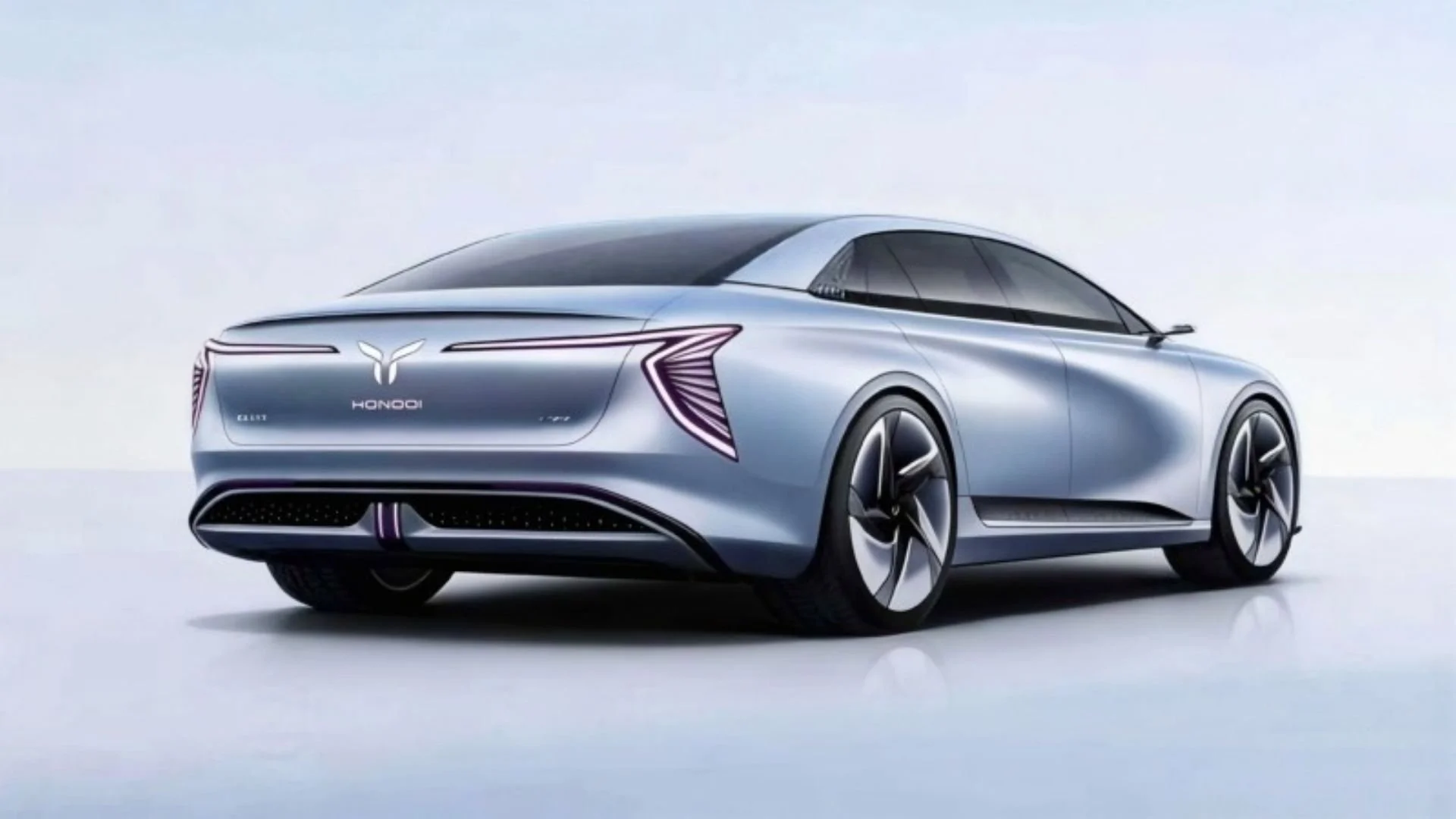 Hongqi E702  (1).jpg