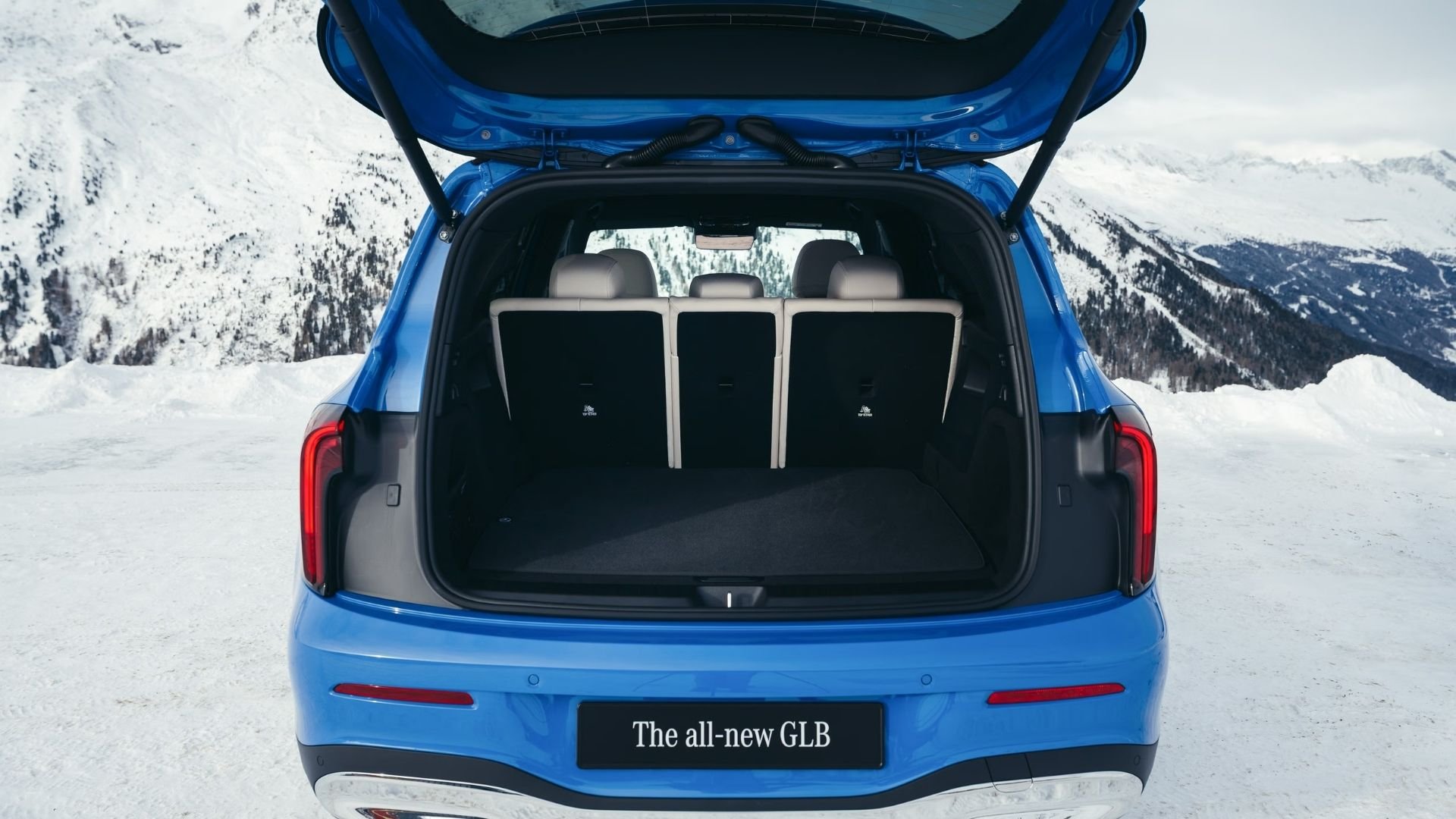 mercedes glb 2027 (11).jpg
