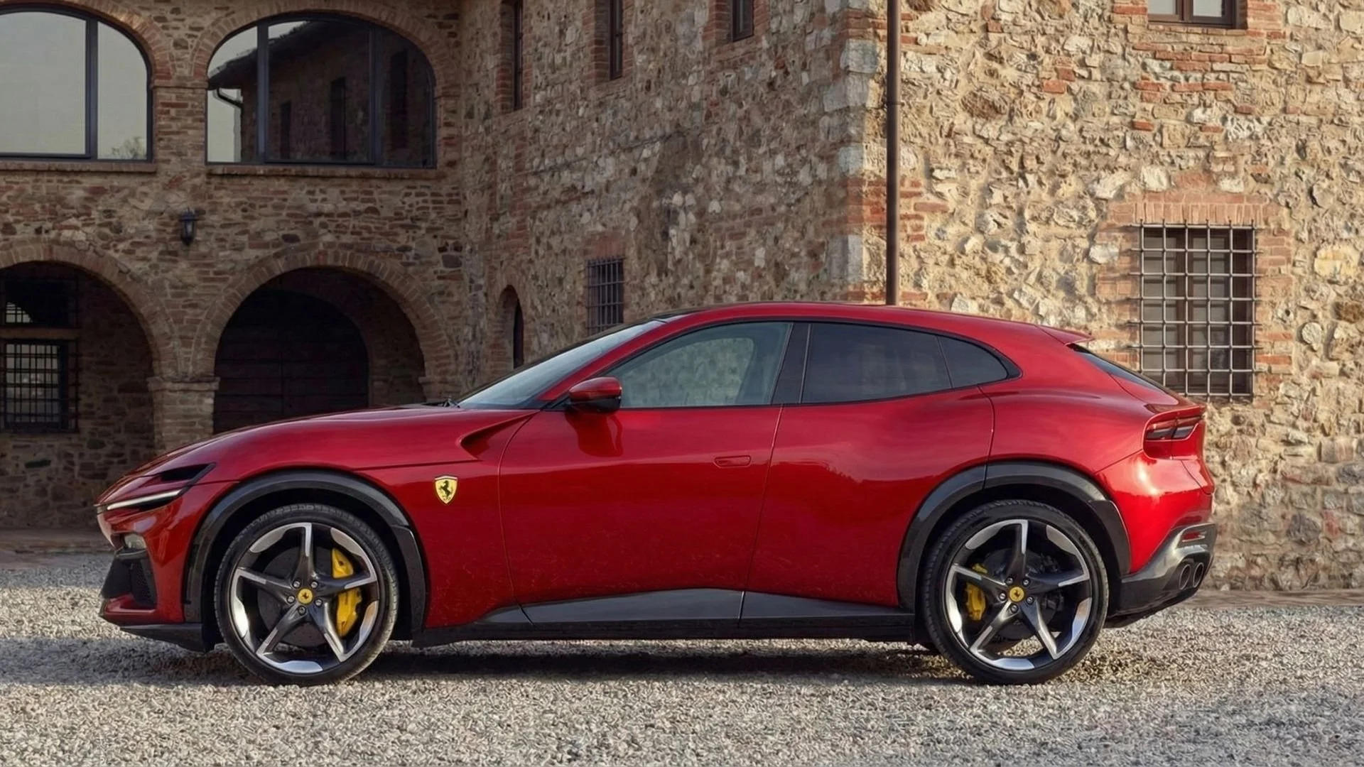 ferrari suv 2026 (1).jpg